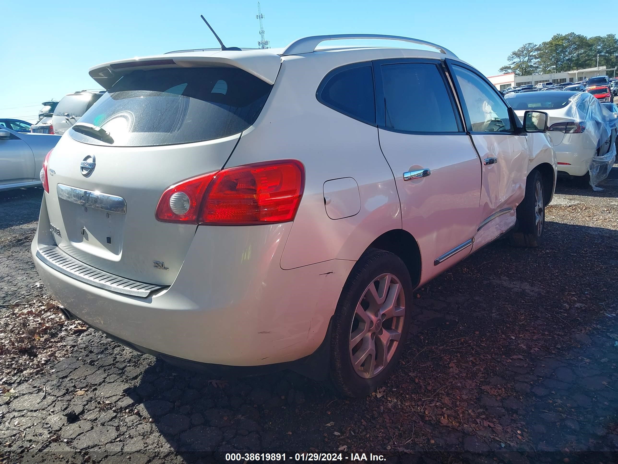 Photo 3 VIN: JN8AS5MT5CW266930 - NISSAN ROGUE 