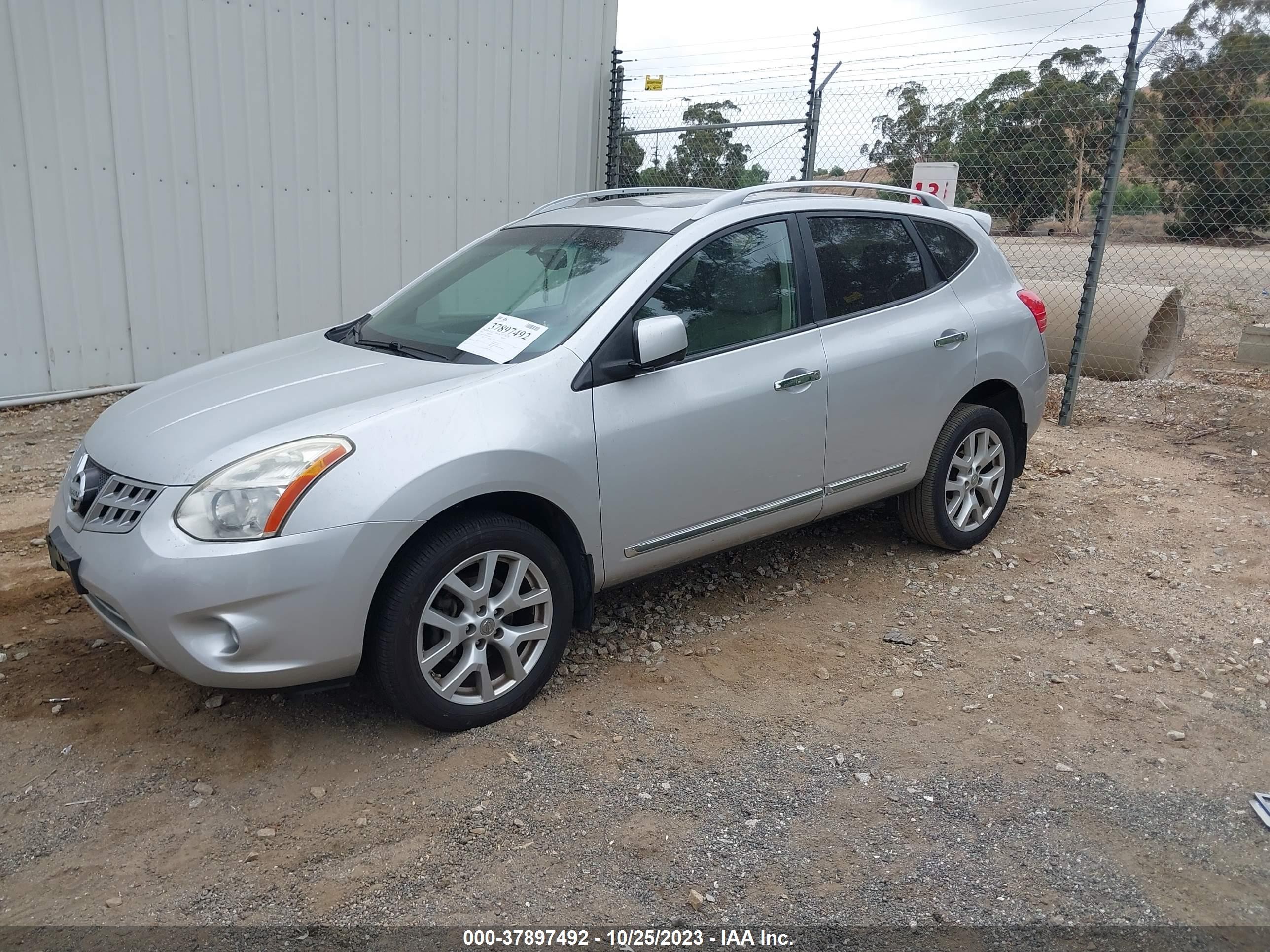 Photo 1 VIN: JN8AS5MT5CW269696 - NISSAN ROGUE 