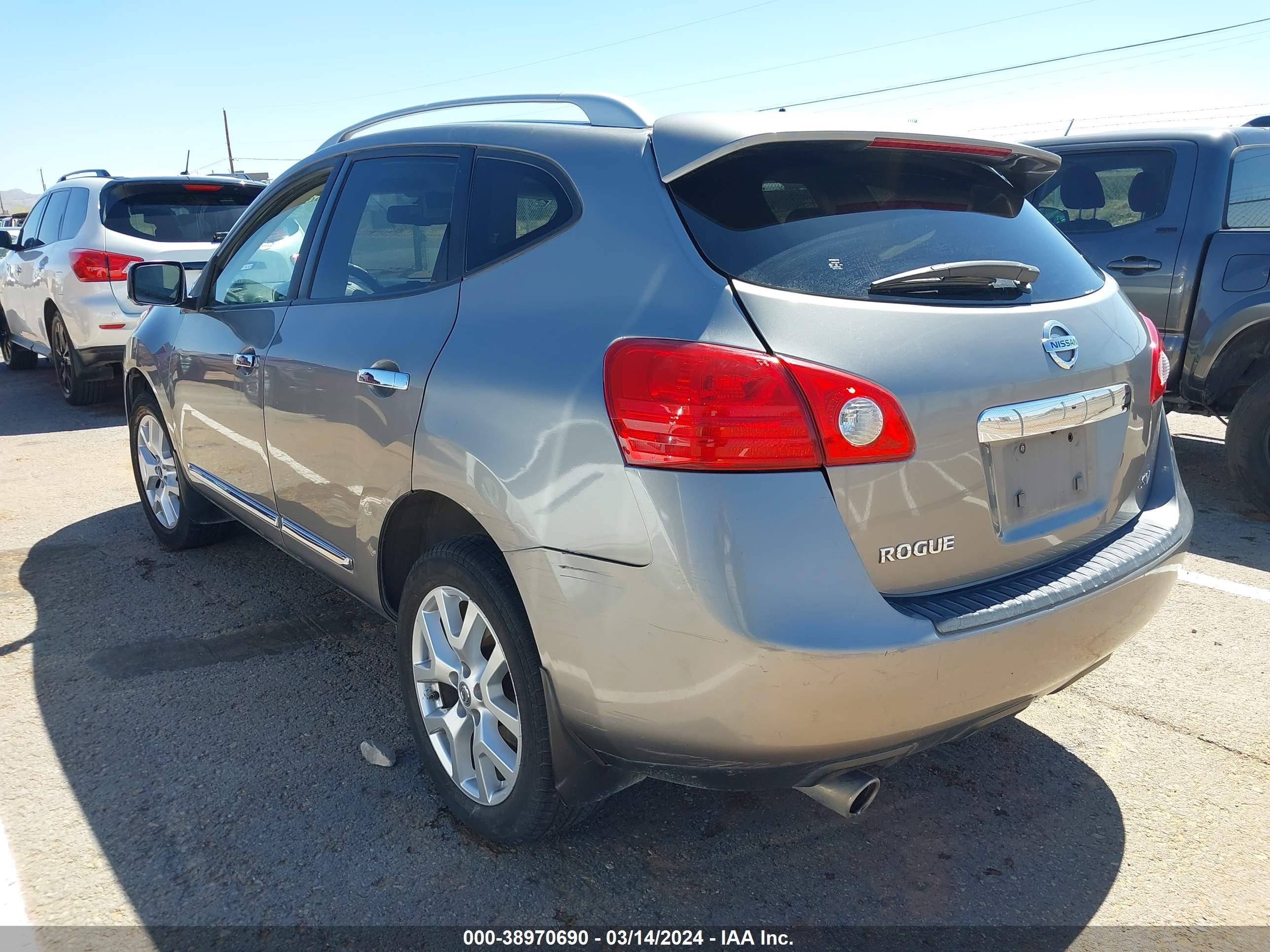 Photo 2 VIN: JN8AS5MT6CW269190 - NISSAN ROGUE 