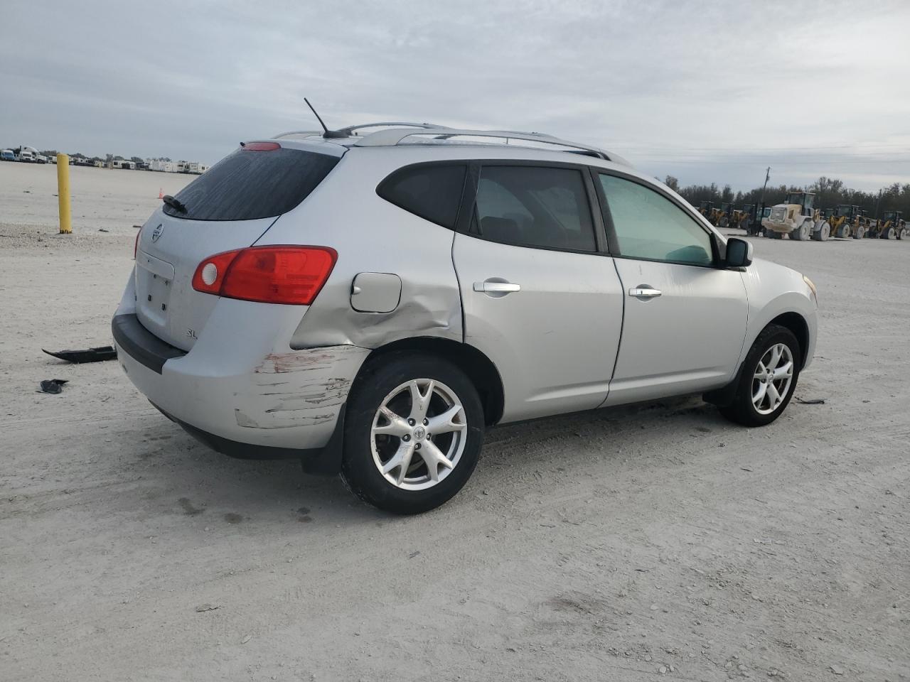 Photo 2 VIN: JN8AS5MT7AW000547 - NISSAN ROGUE 