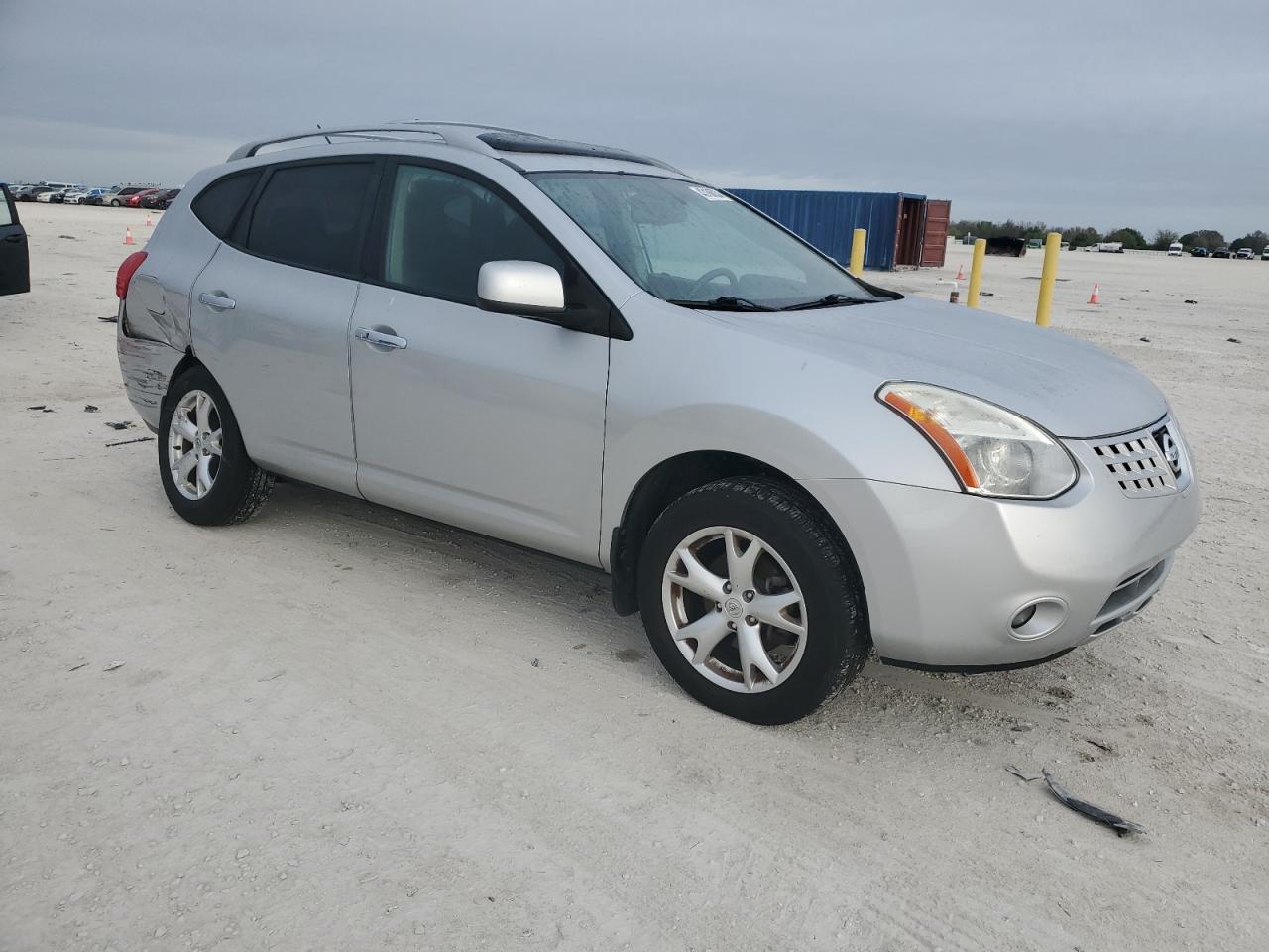 Photo 3 VIN: JN8AS5MT7AW000547 - NISSAN ROGUE 