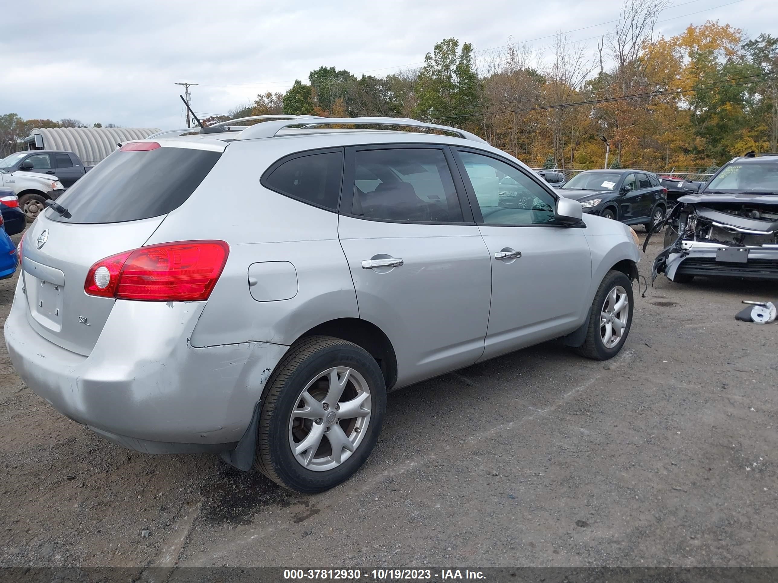 Photo 3 VIN: JN8AS5MT7AW017591 - NISSAN ROGUE 