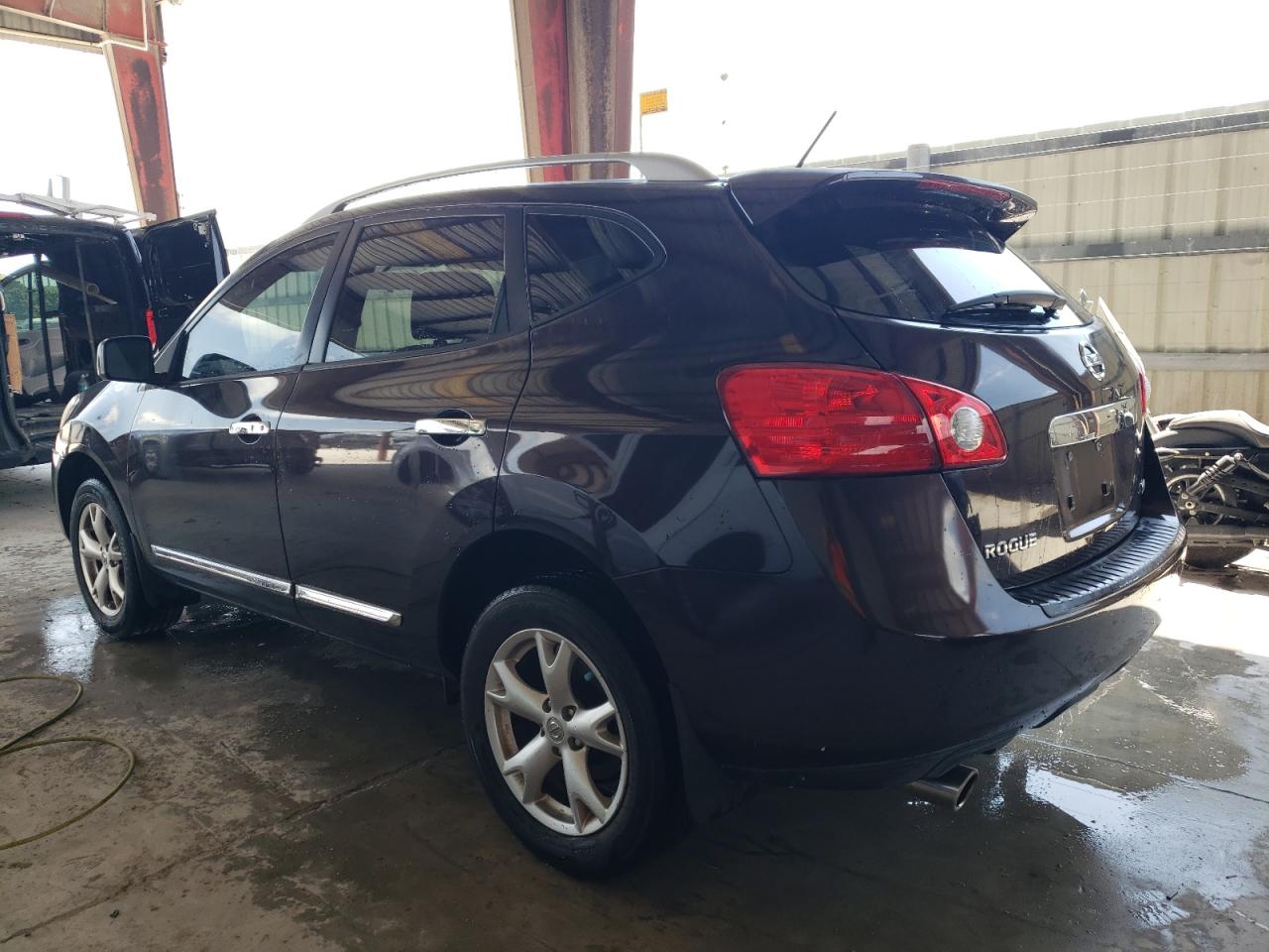 Photo 1 VIN: JN8AS5MT7BW172319 - NISSAN ROGUE 