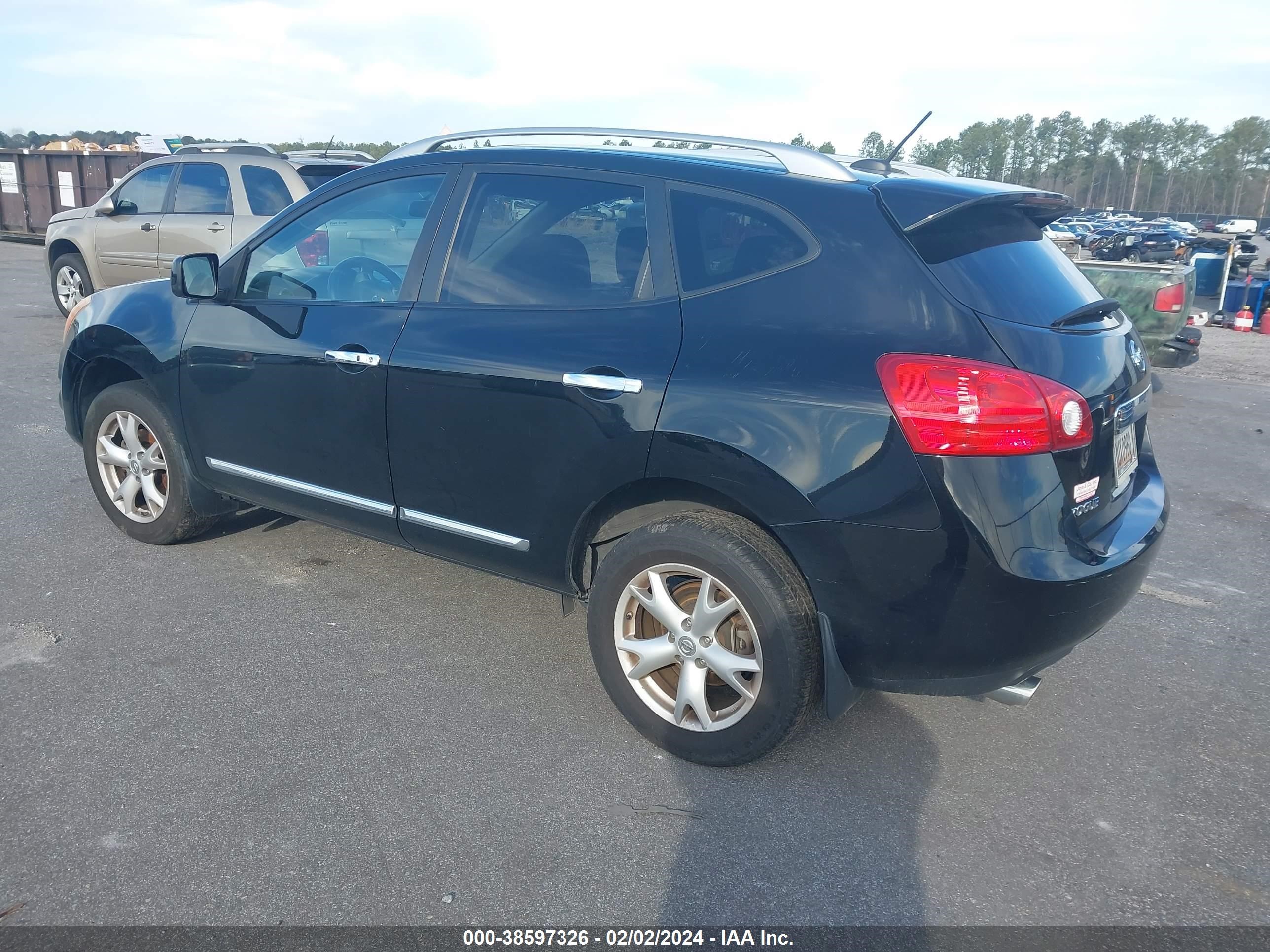 Photo 2 VIN: JN8AS5MT7BW571330 - NISSAN ROGUE 