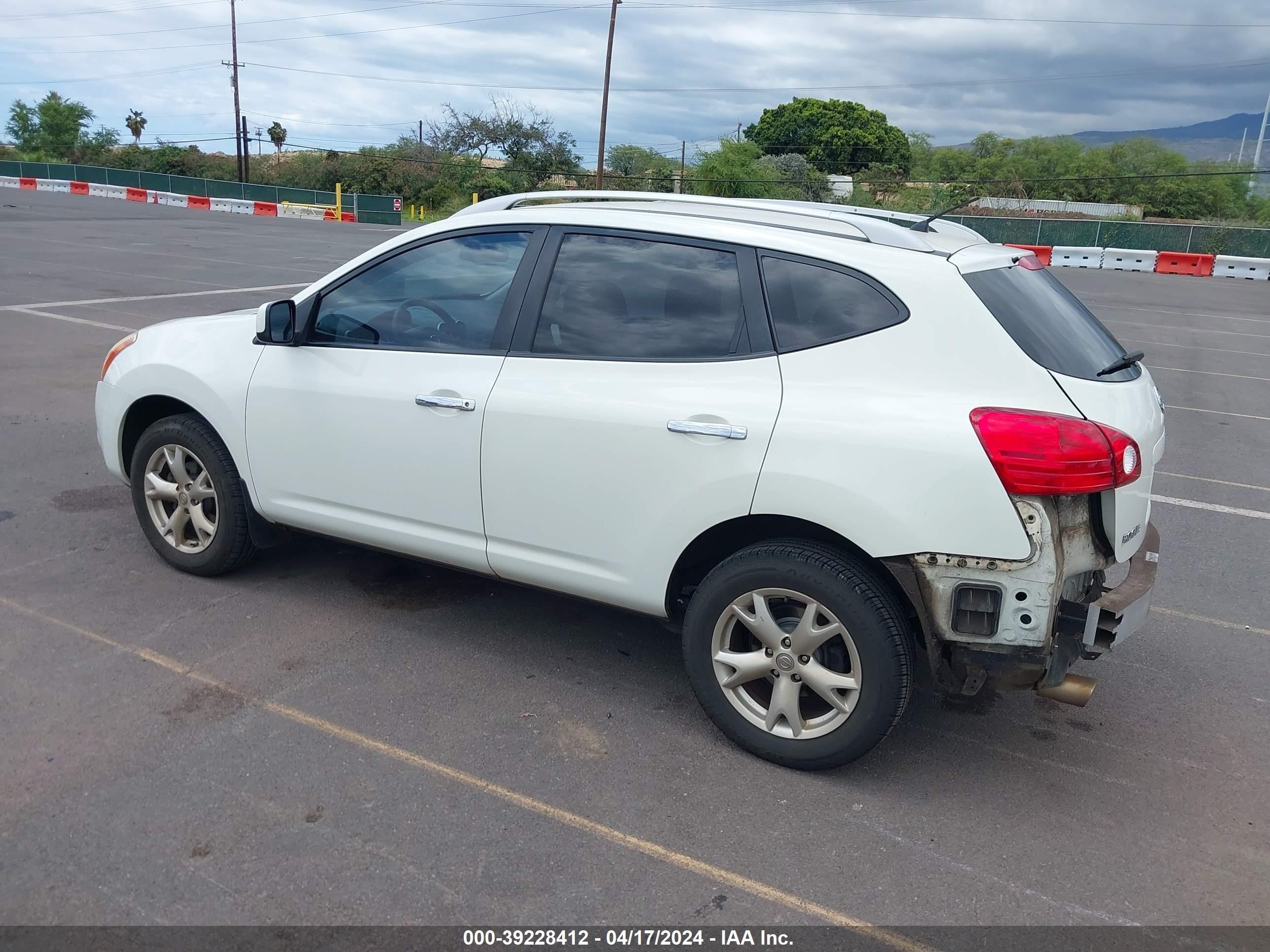 Photo 2 VIN: JN8AS5MT8AW501866 - NISSAN ROGUE 