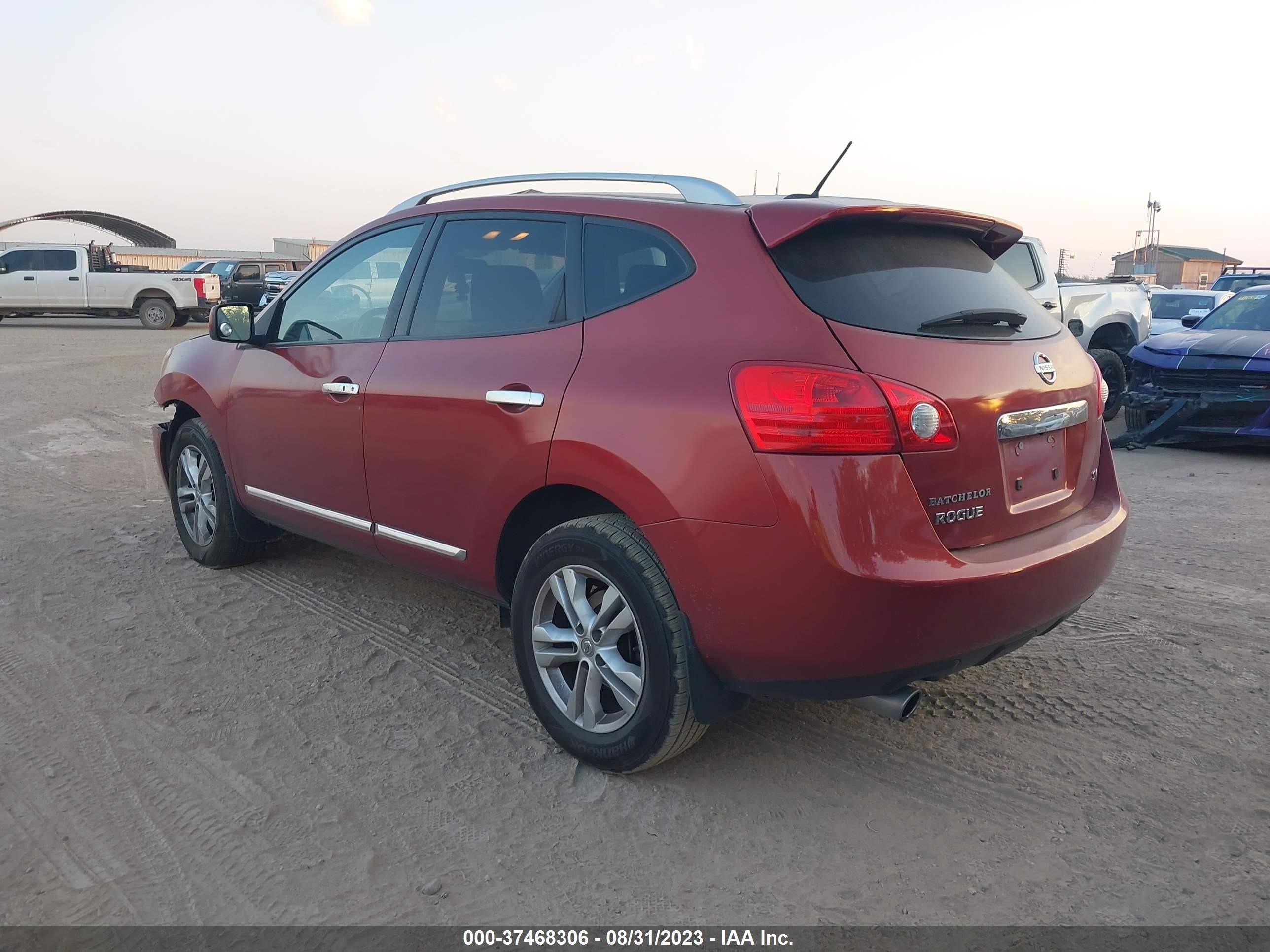 Photo 2 VIN: JN8AS5MT8CW268753 - NISSAN ROGUE 