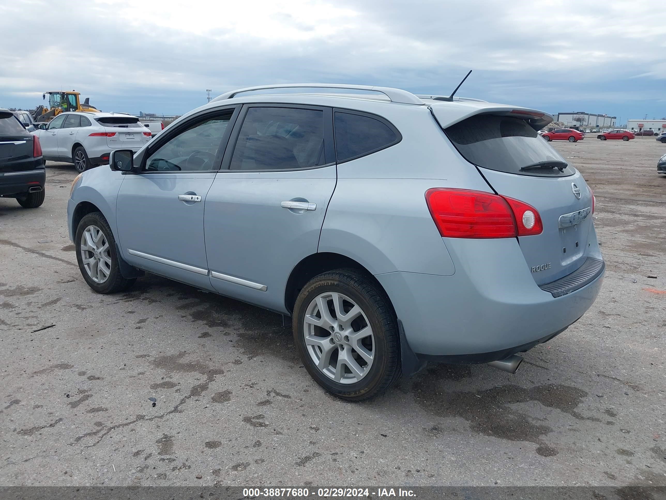 Photo 2 VIN: JN8AS5MT8CW286055 - NISSAN ROGUE 