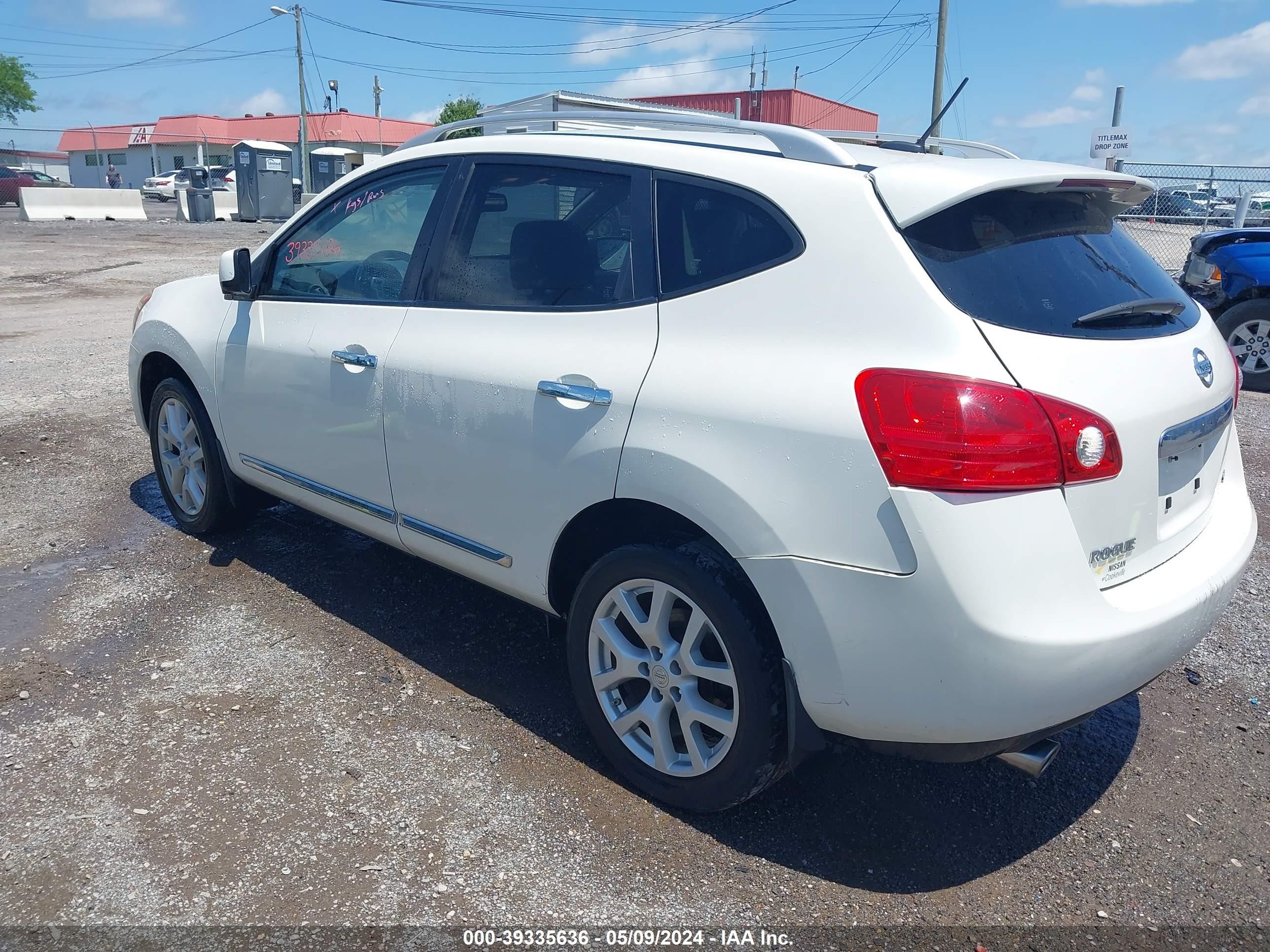 Photo 2 VIN: JN8AS5MT8CW302447 - NISSAN ROGUE 