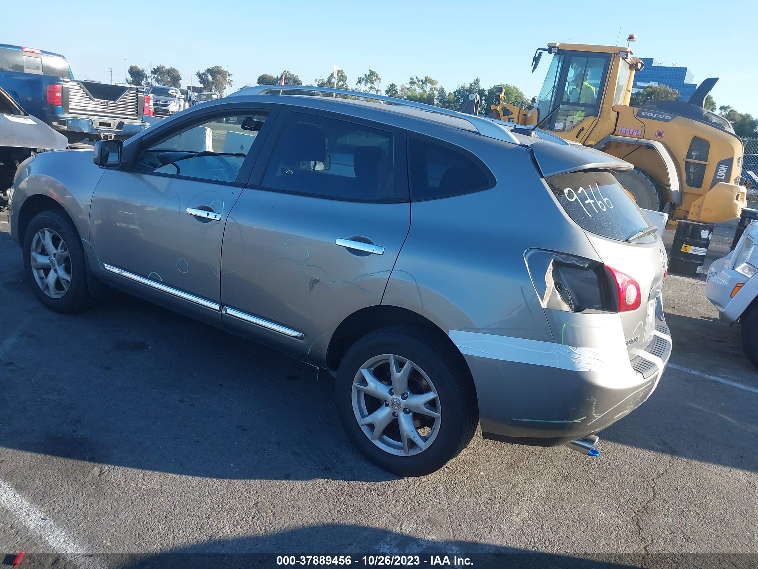 Photo 2 VIN: JN8AS5MT9BW186397 - NISSAN ROGUE 