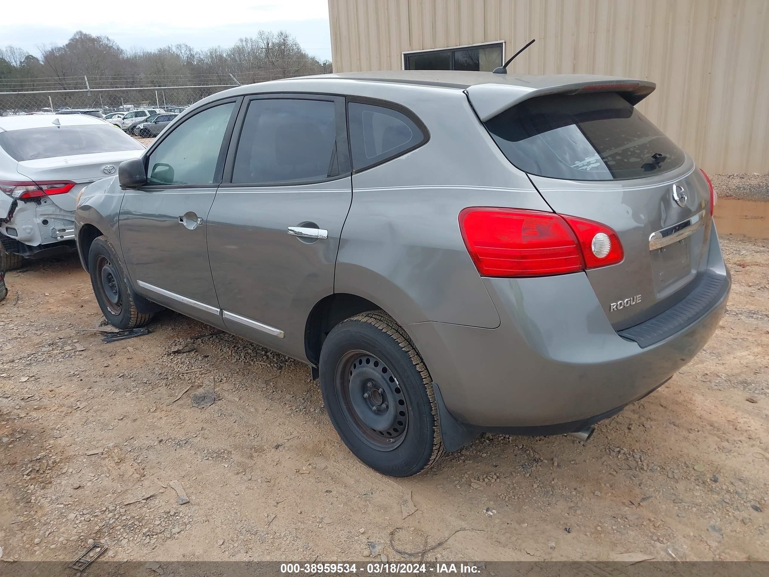 Photo 2 VIN: JN8AS5MT9BW561446 - NISSAN ROGUE 