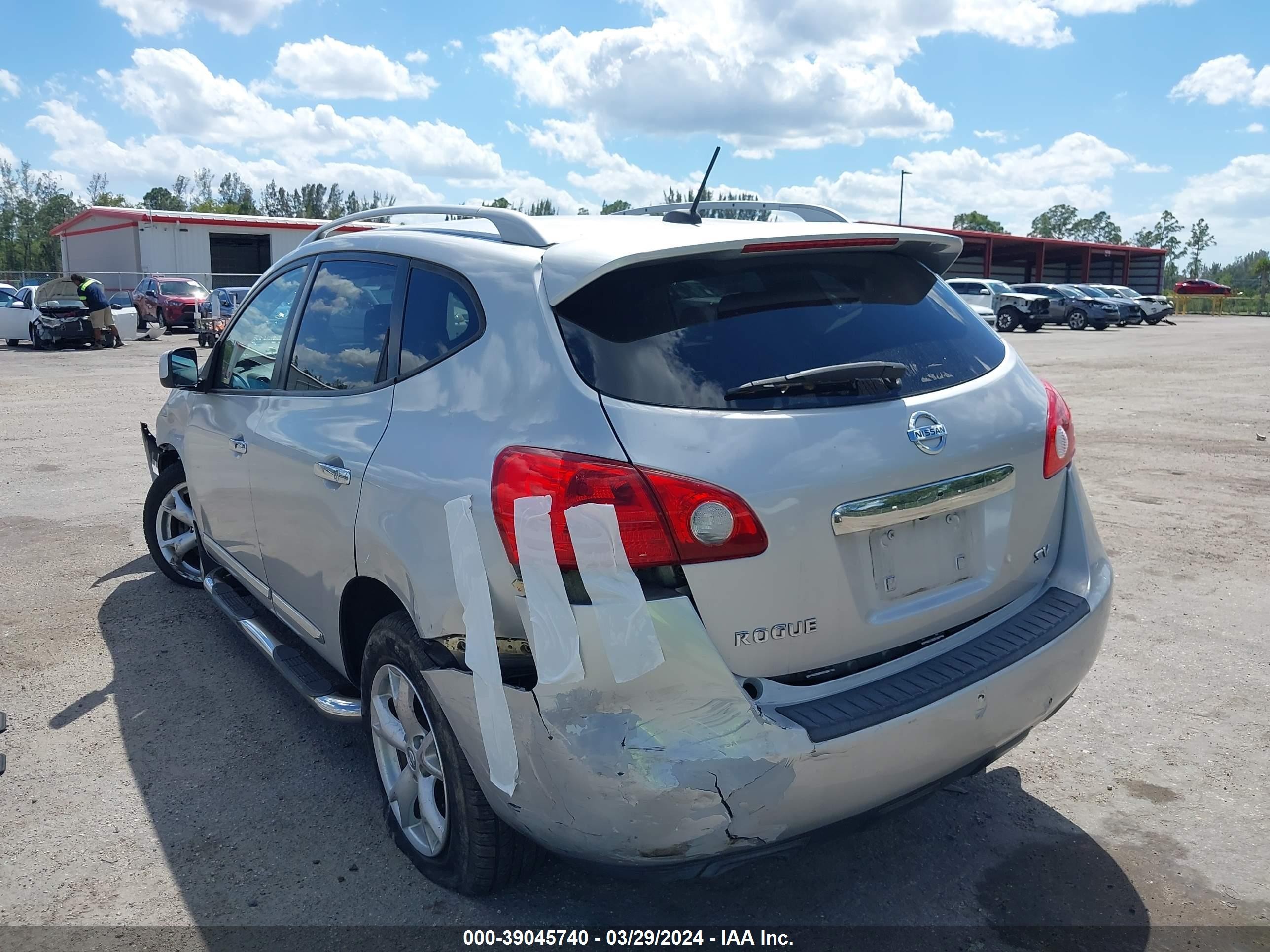 Photo 2 VIN: JN8AS5MT9BW567036 - NISSAN ROGUE 