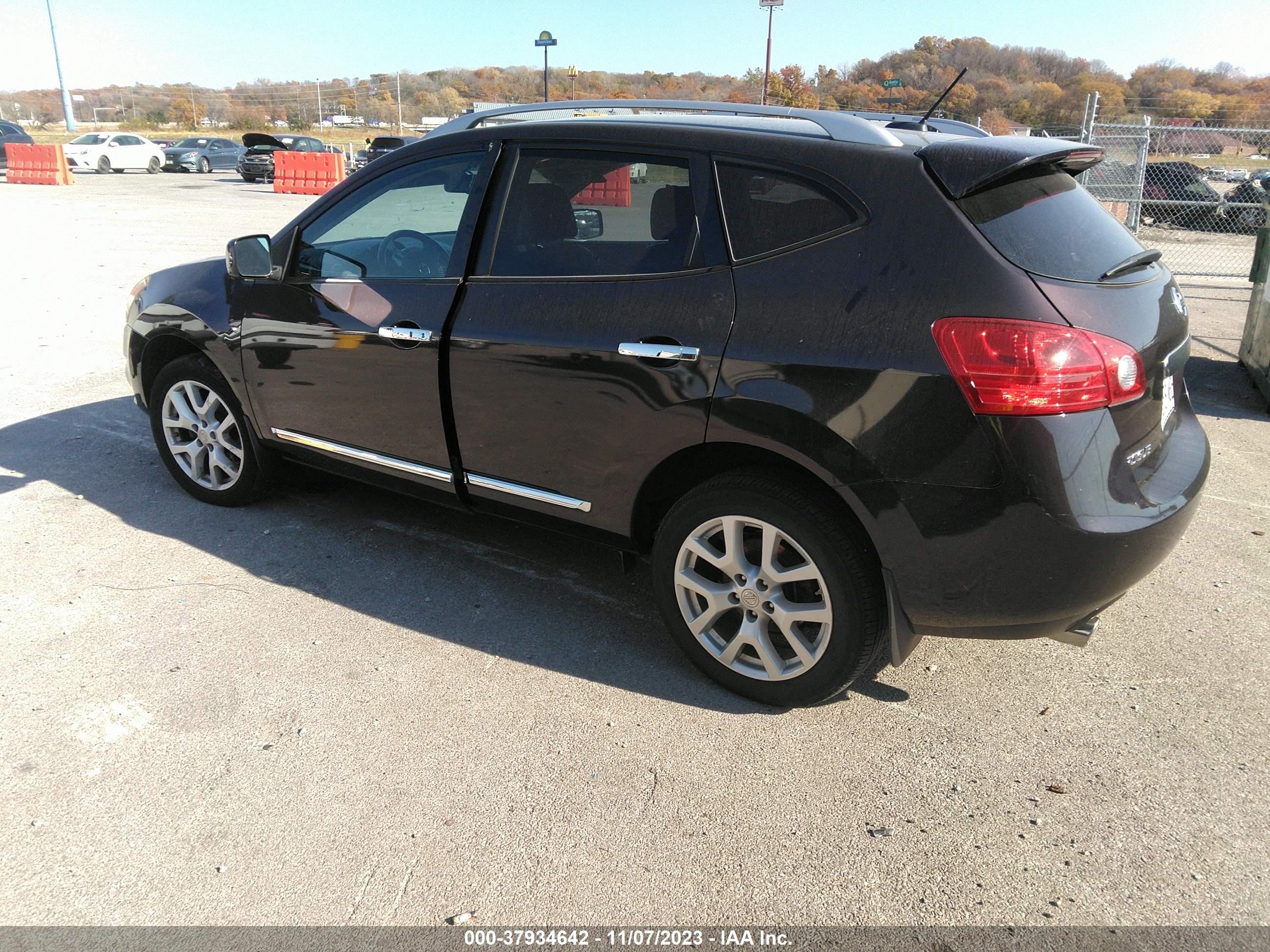 Photo 2 VIN: JN8AS5MT9CW288901 - NISSAN ROGUE 