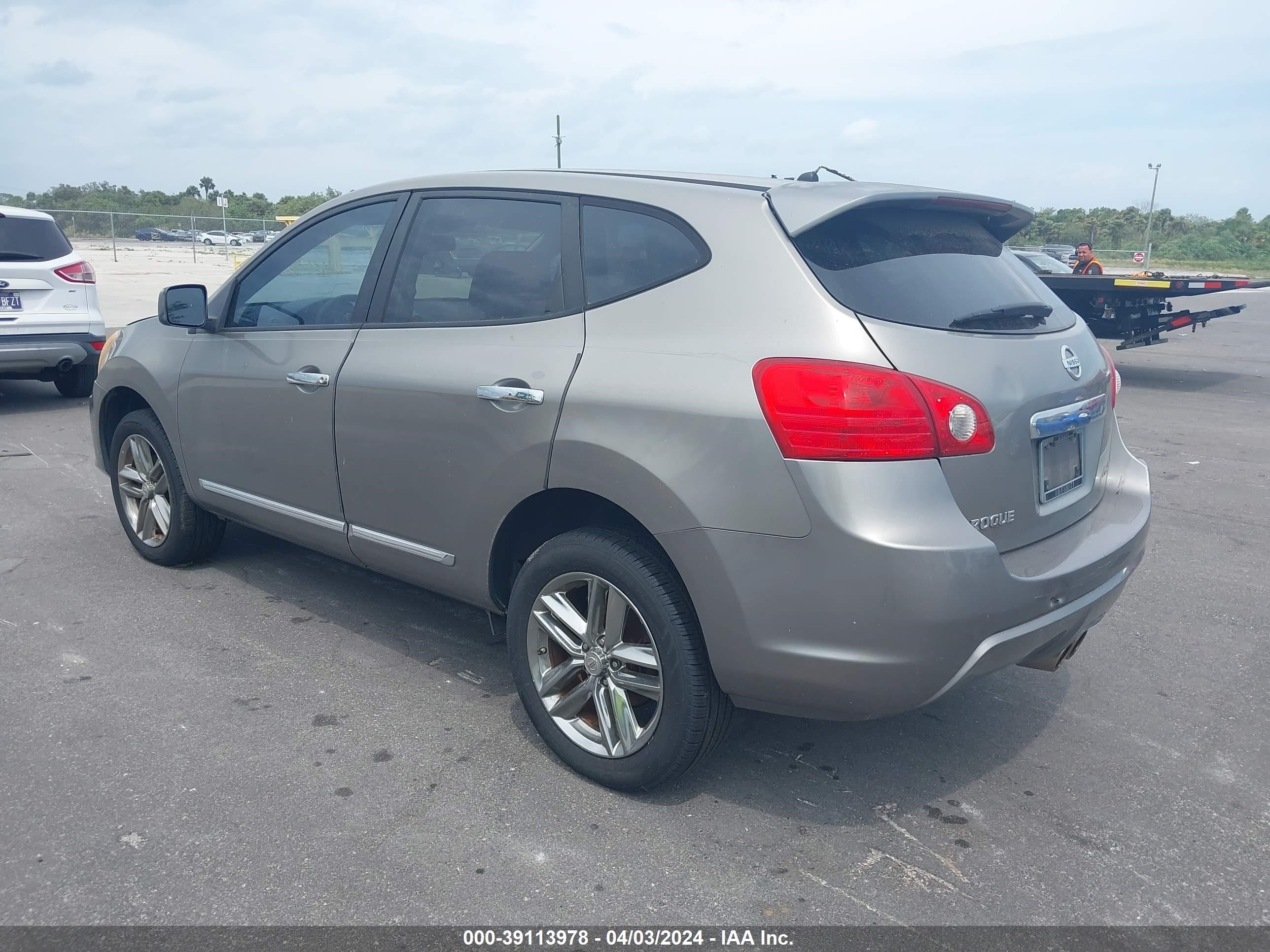 Photo 2 VIN: JN8AS5MTXBW162707 - NISSAN ROGUE 