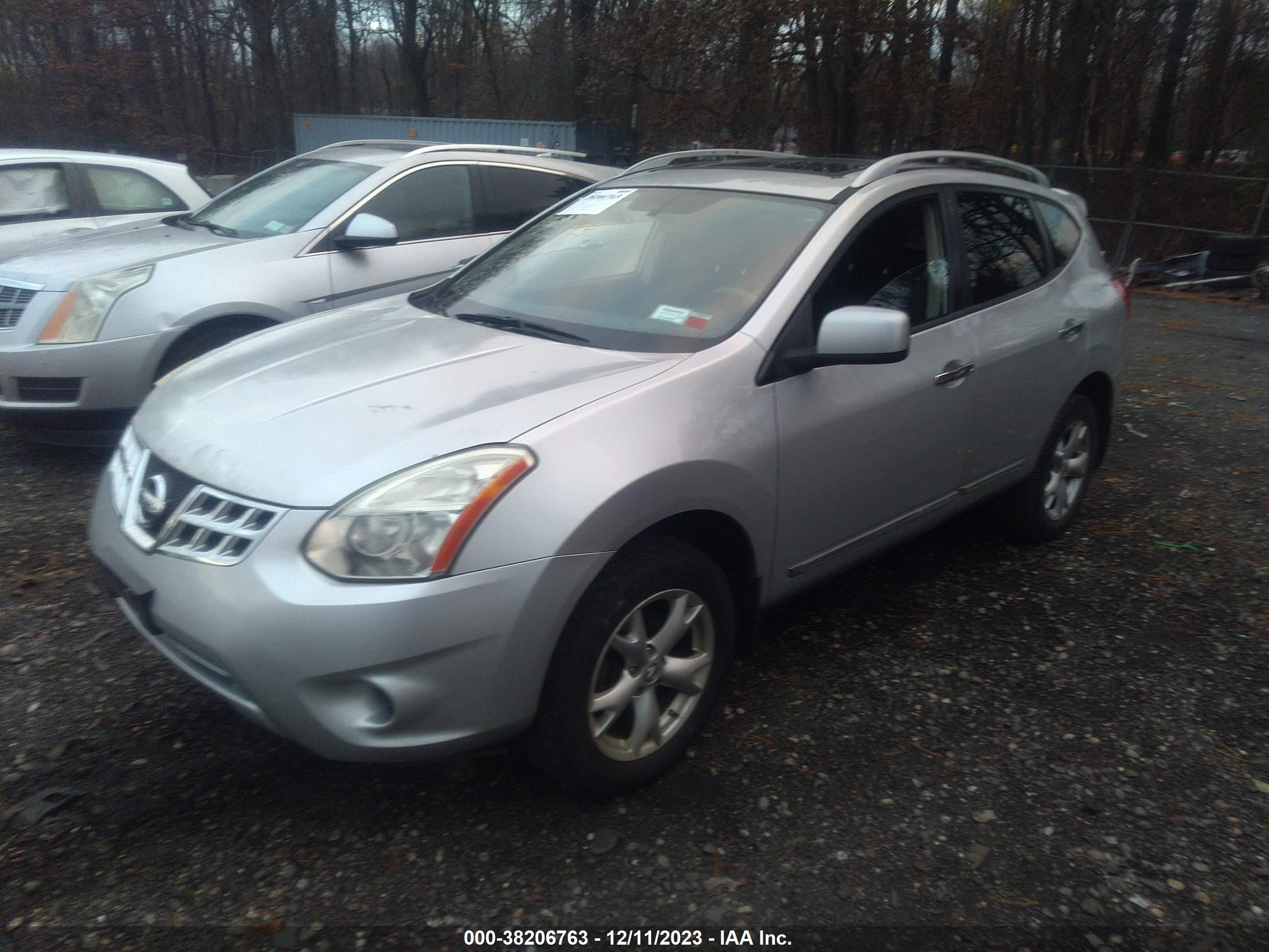 Photo 1 VIN: JN8AS5MV0BW292612 - NISSAN ROGUE 