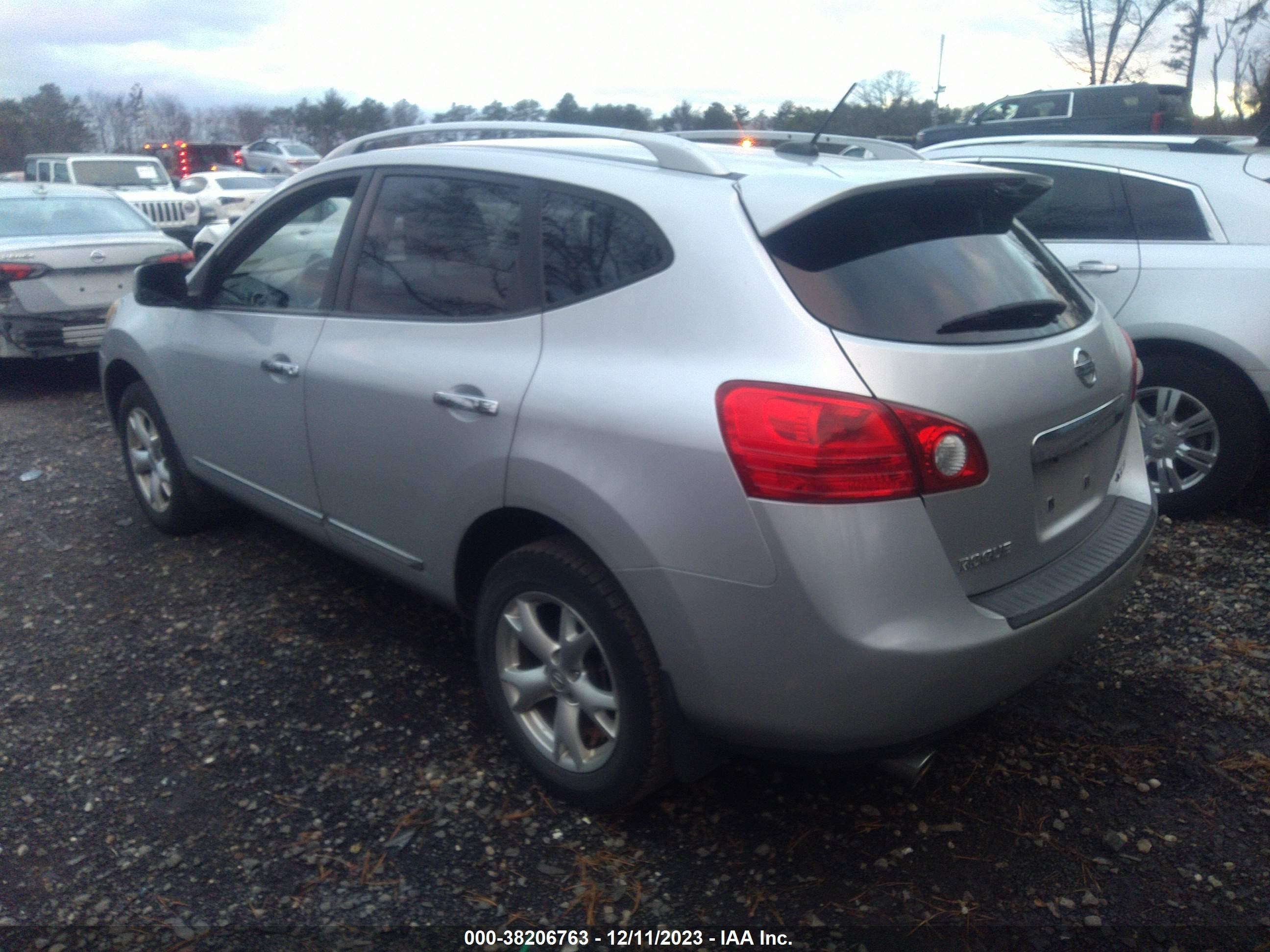 Photo 2 VIN: JN8AS5MV0BW292612 - NISSAN ROGUE 