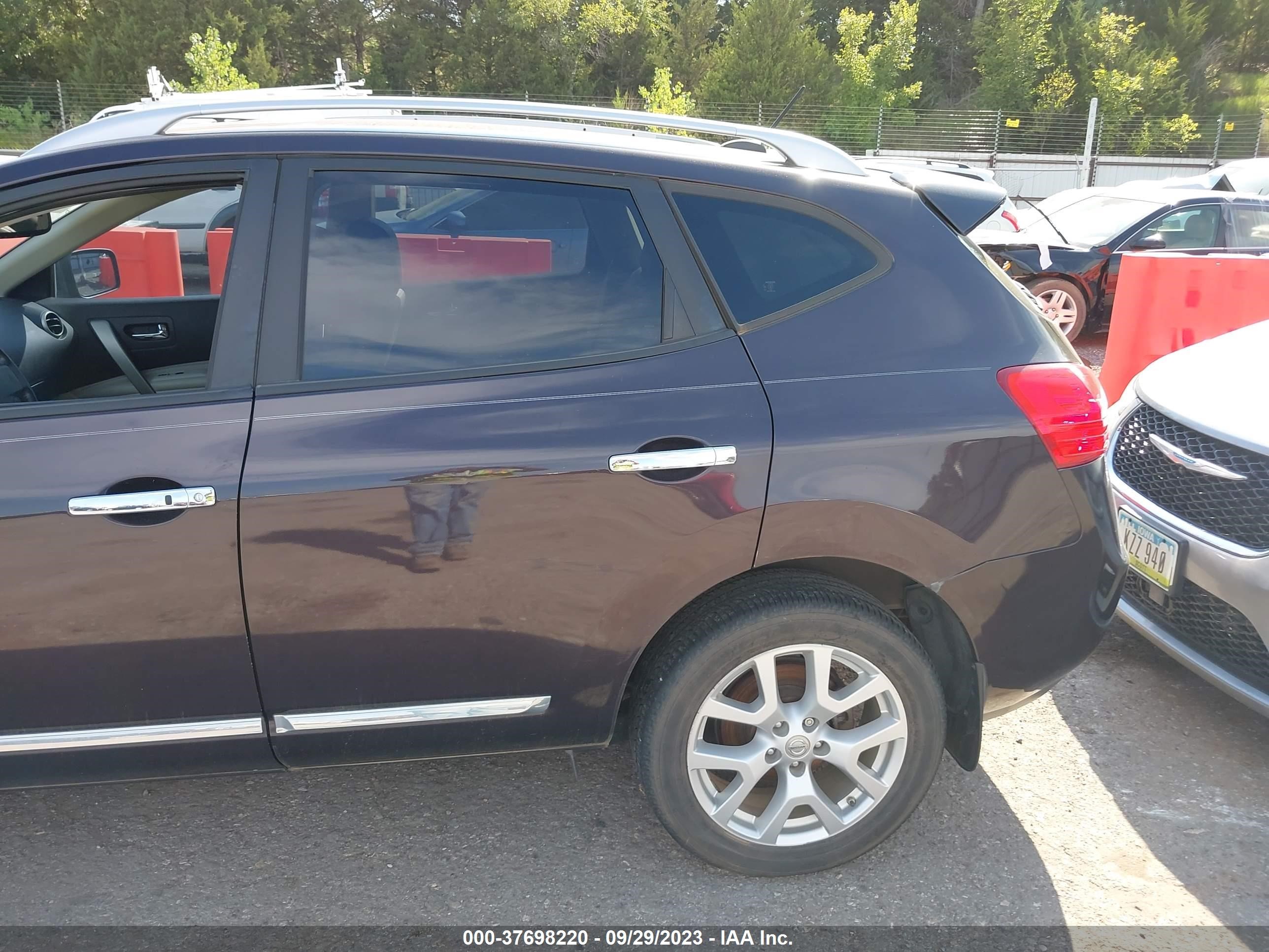 Photo 5 VIN: JN8AS5MV0BW310686 - NISSAN ROGUE 