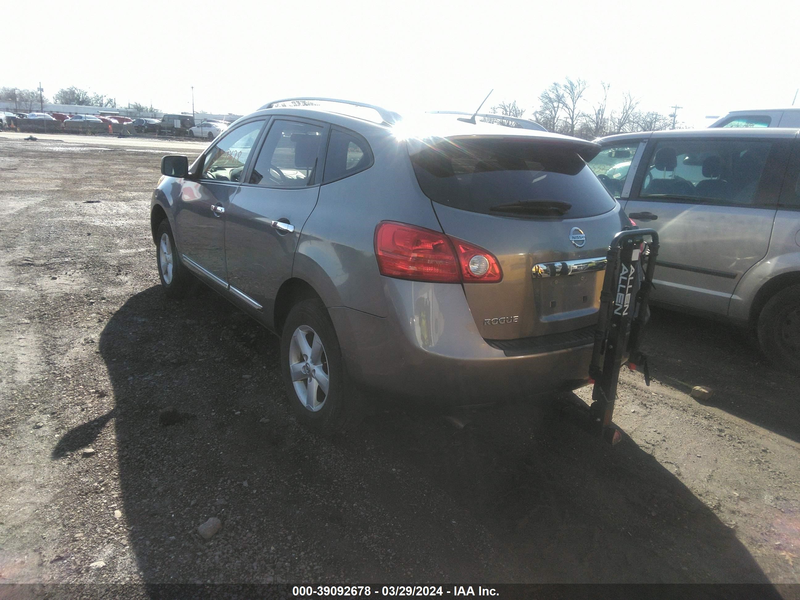 Photo 2 VIN: JN8AS5MV0DW602728 - NISSAN ROGUE 