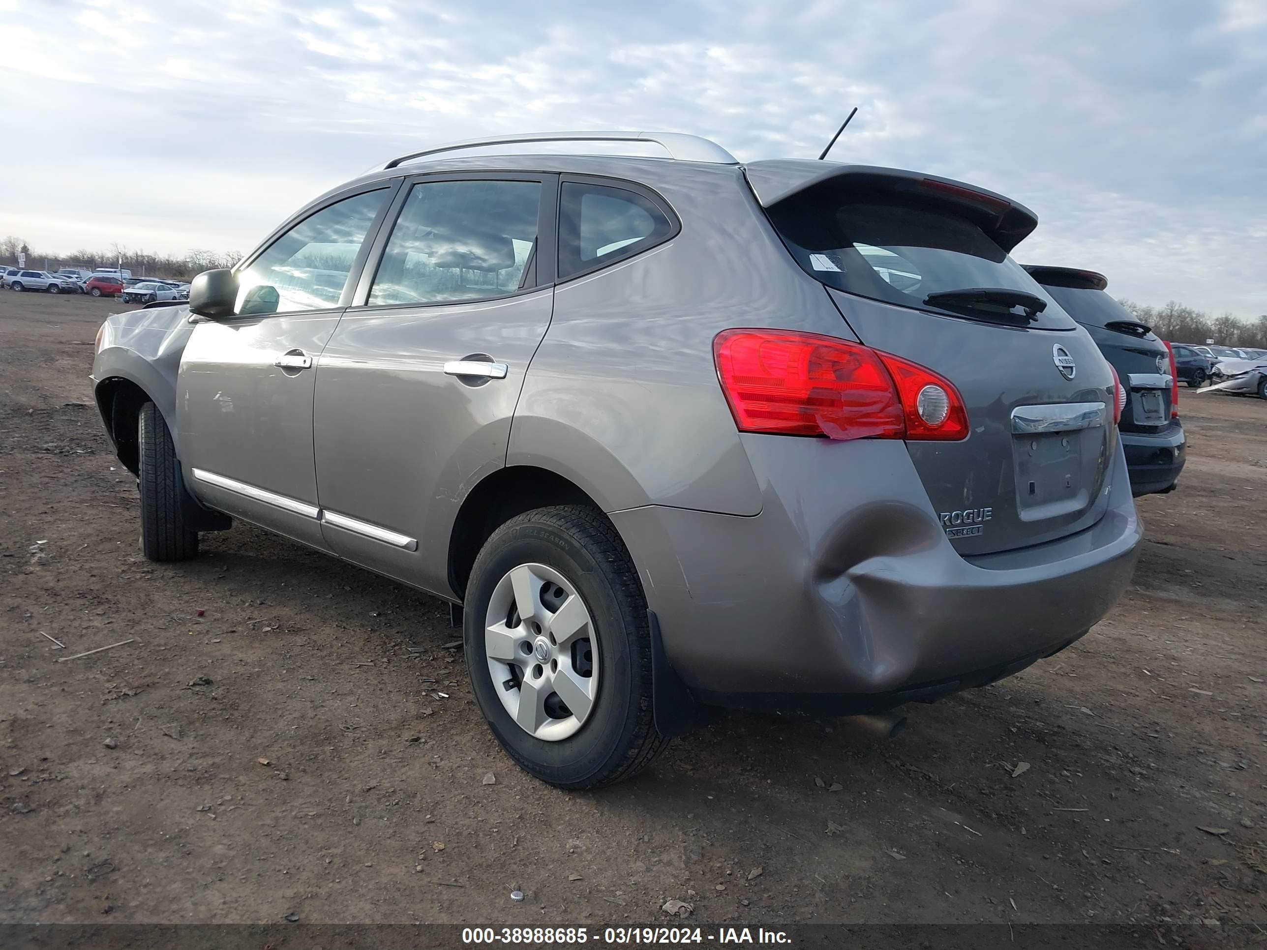 Photo 2 VIN: JN8AS5MV0FW758108 - NISSAN ROGUE 