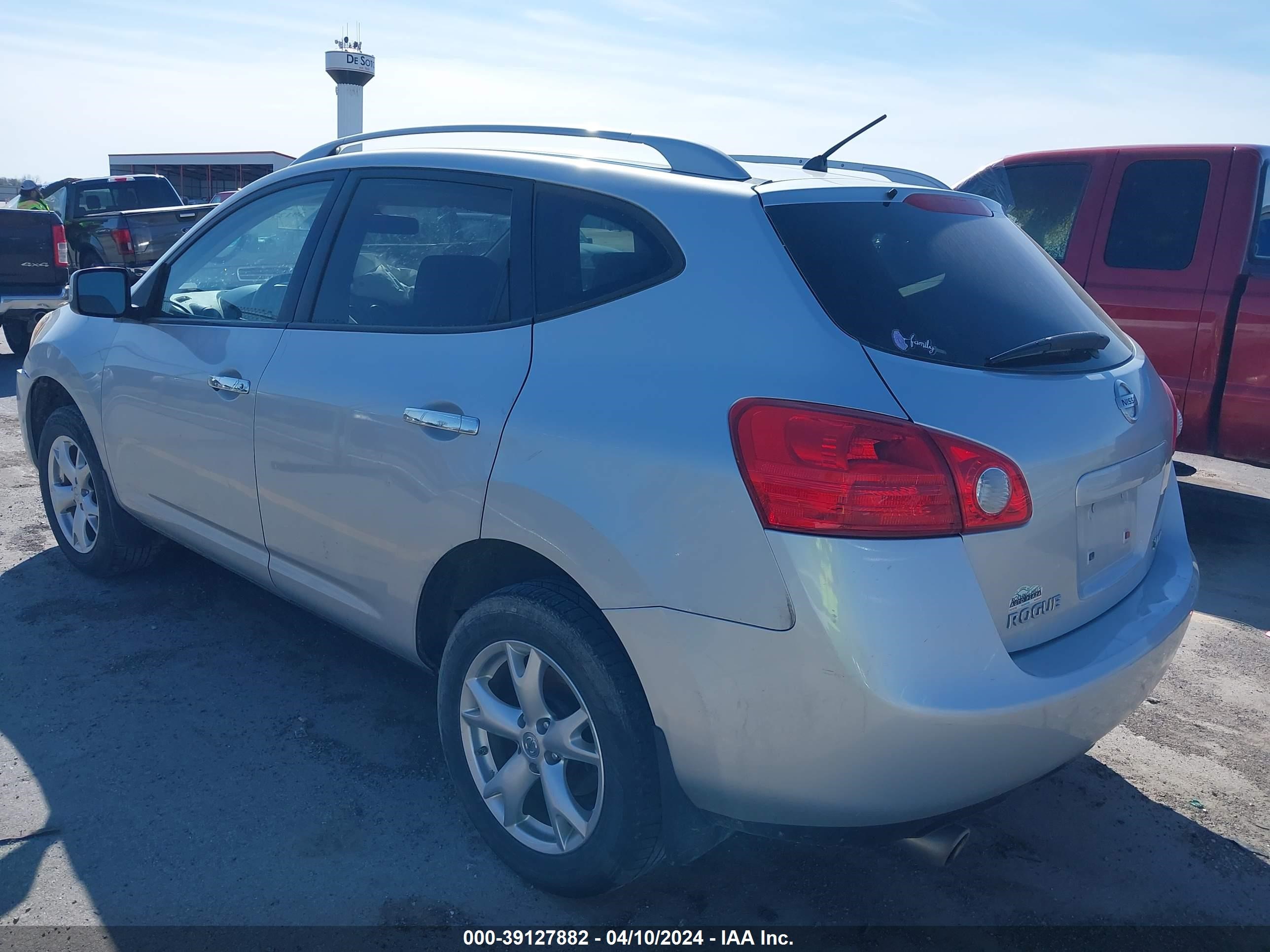 Photo 2 VIN: JN8AS5MV1AW128851 - NISSAN ROGUE 