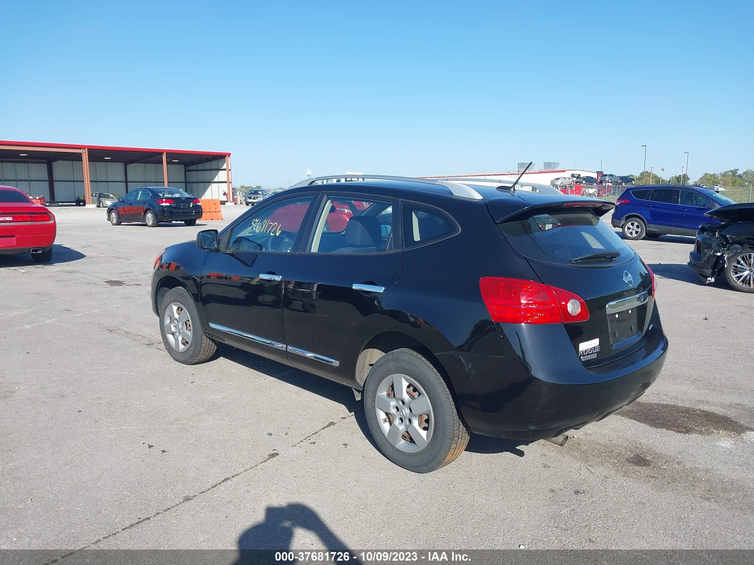 Photo 2 VIN: JN8AS5MV1FW771692 - NISSAN ROGUE 