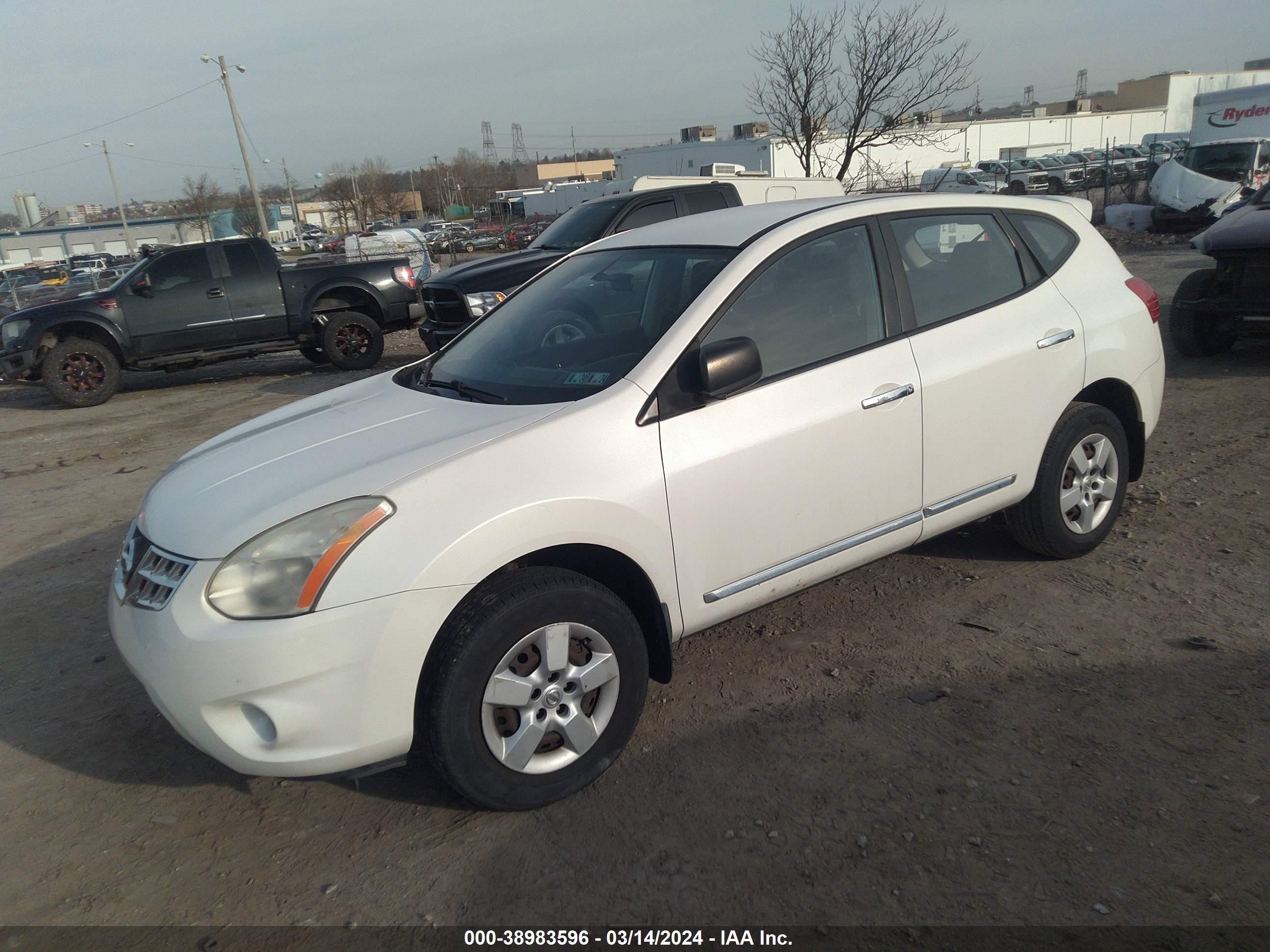 Photo 1 VIN: JN8AS5MV2BW295401 - NISSAN ROGUE 