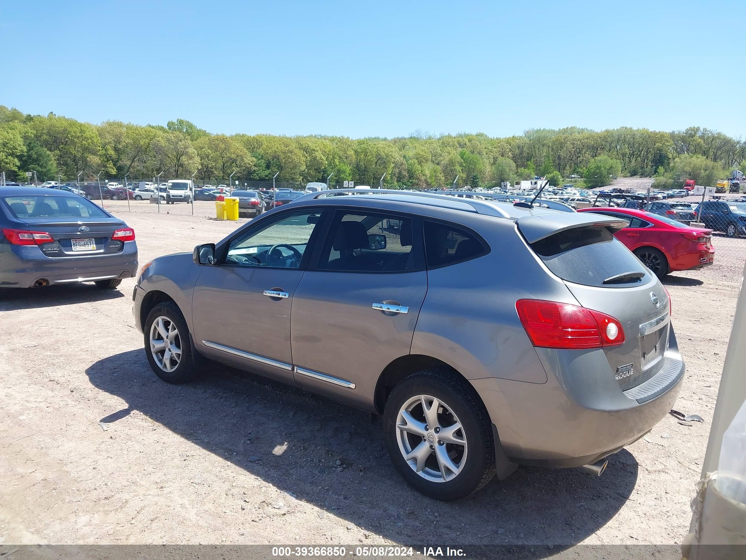 Photo 2 VIN: JN8AS5MV2BW671644 - NISSAN ROGUE 