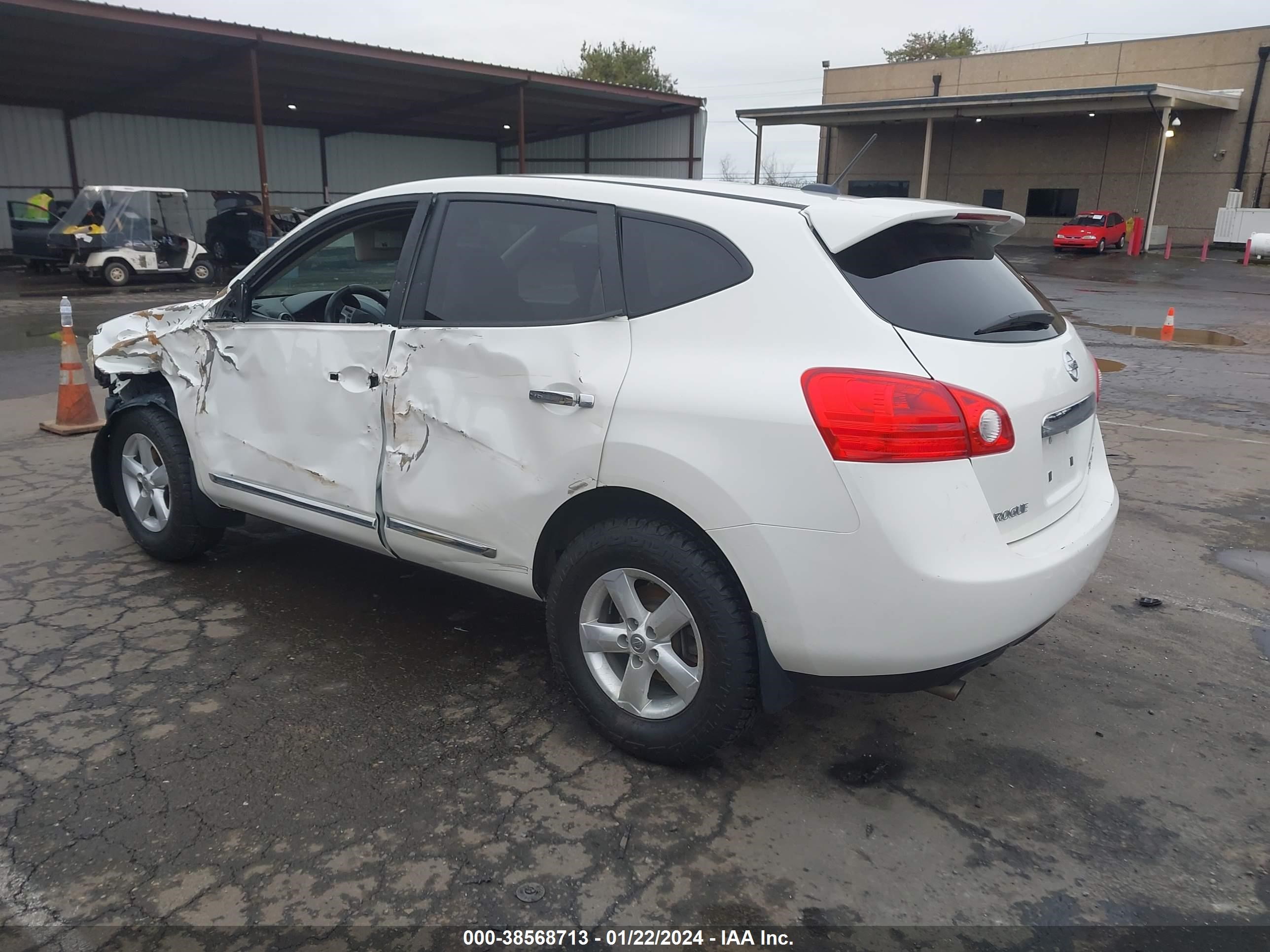 Photo 2 VIN: JN8AS5MV2CW359177 - NISSAN ROGUE 