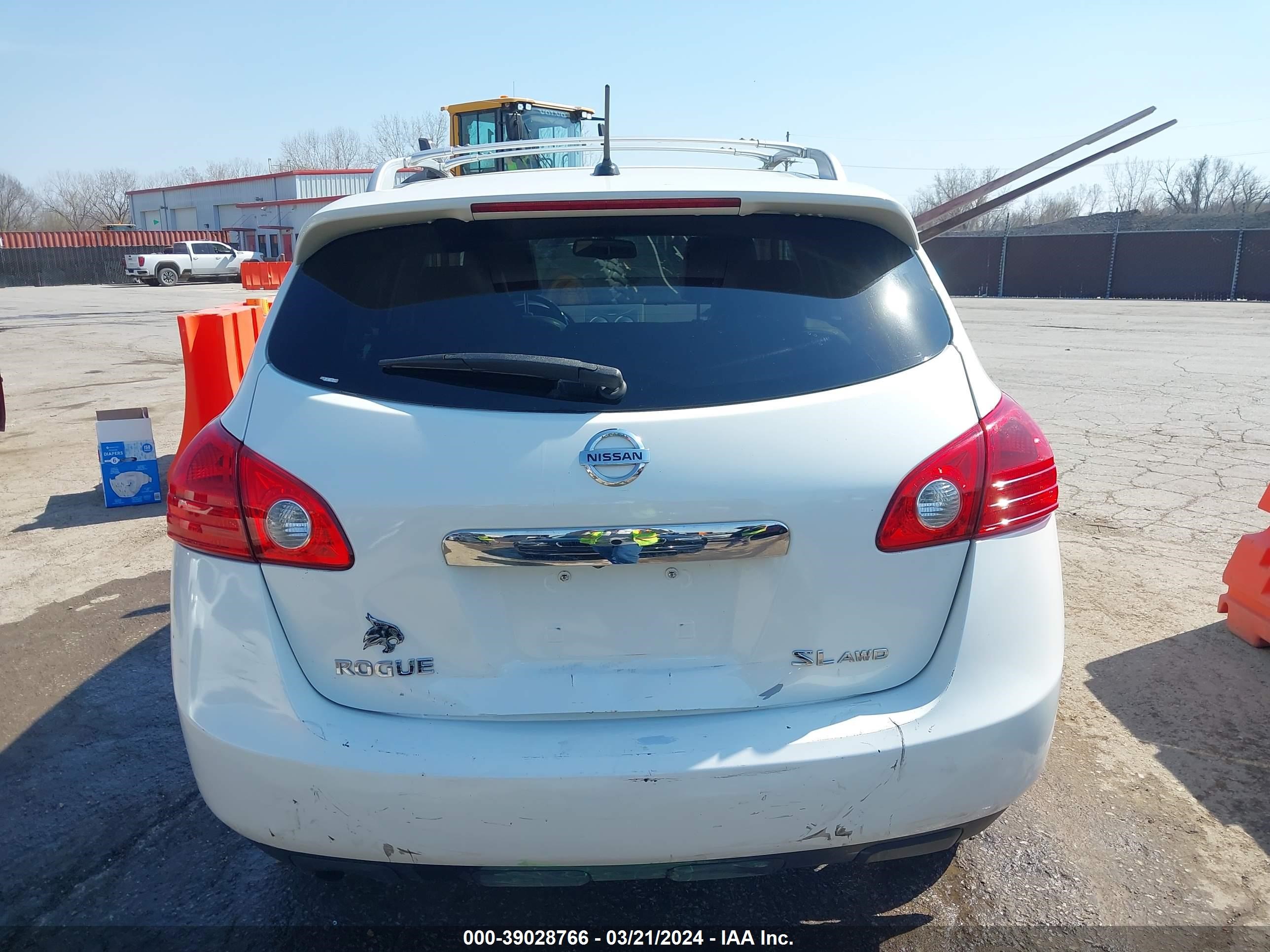 Photo 15 VIN: JN8AS5MV2DW142021 - NISSAN ROGUE 