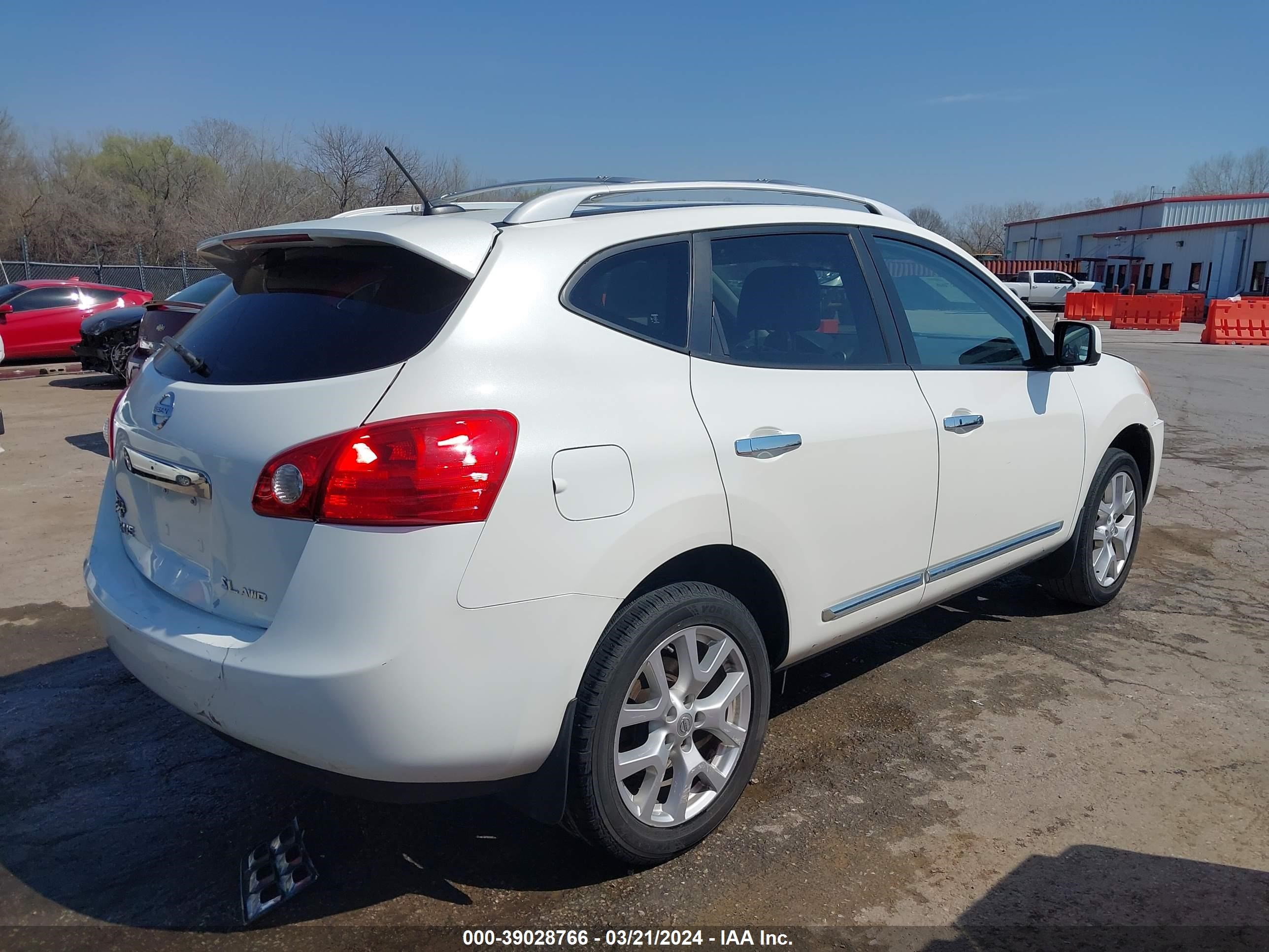 Photo 3 VIN: JN8AS5MV2DW142021 - NISSAN ROGUE 