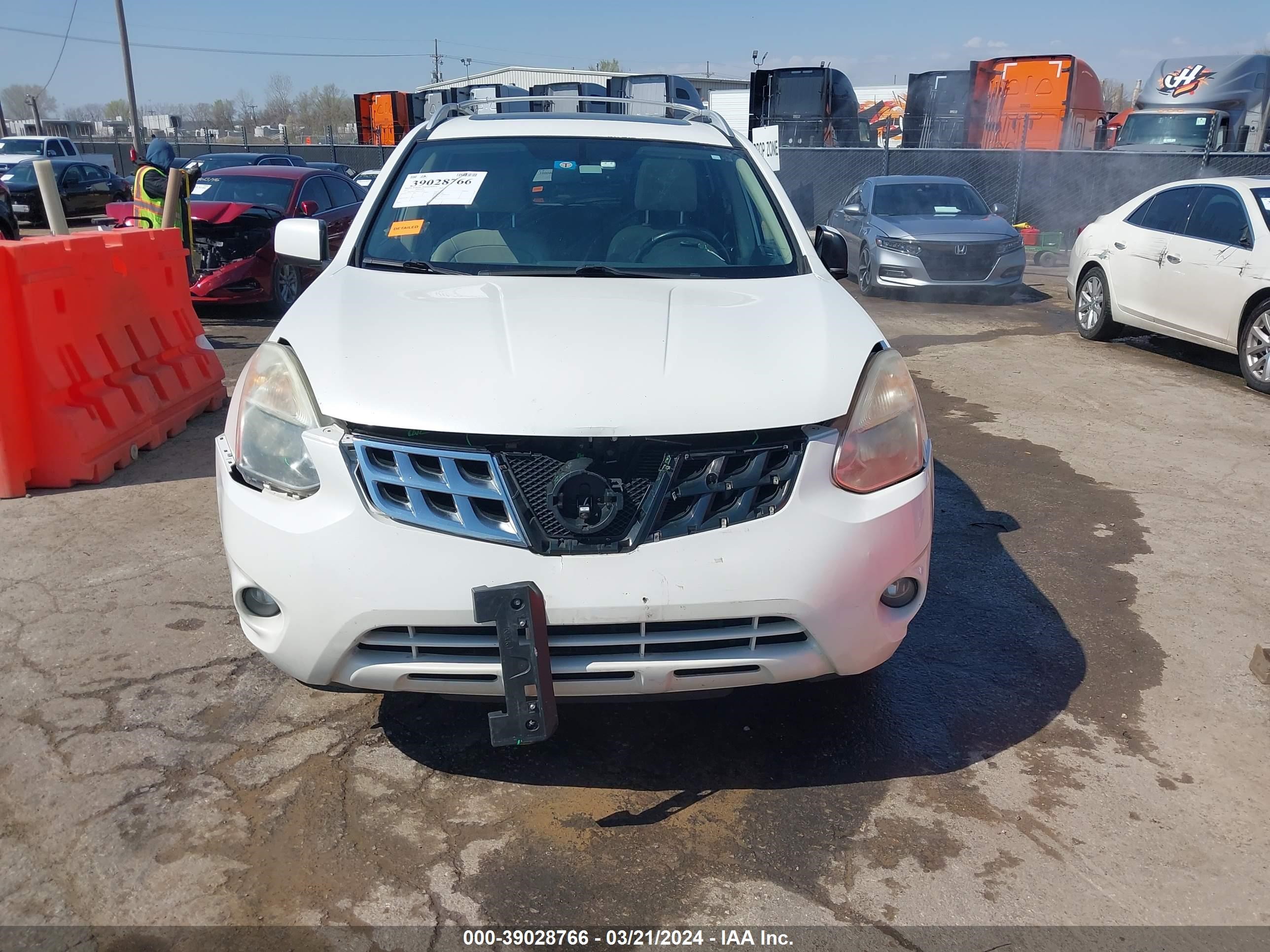 Photo 5 VIN: JN8AS5MV2DW142021 - NISSAN ROGUE 