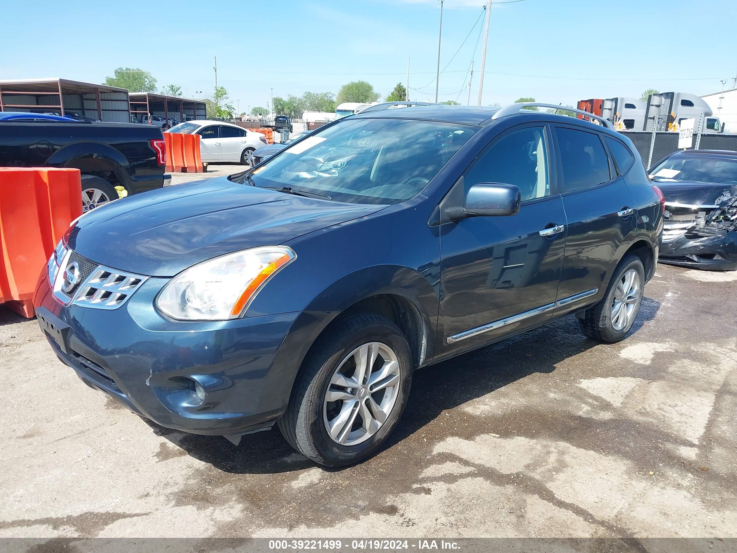 Photo 1 VIN: JN8AS5MV2DW653695 - NISSAN ROGUE 