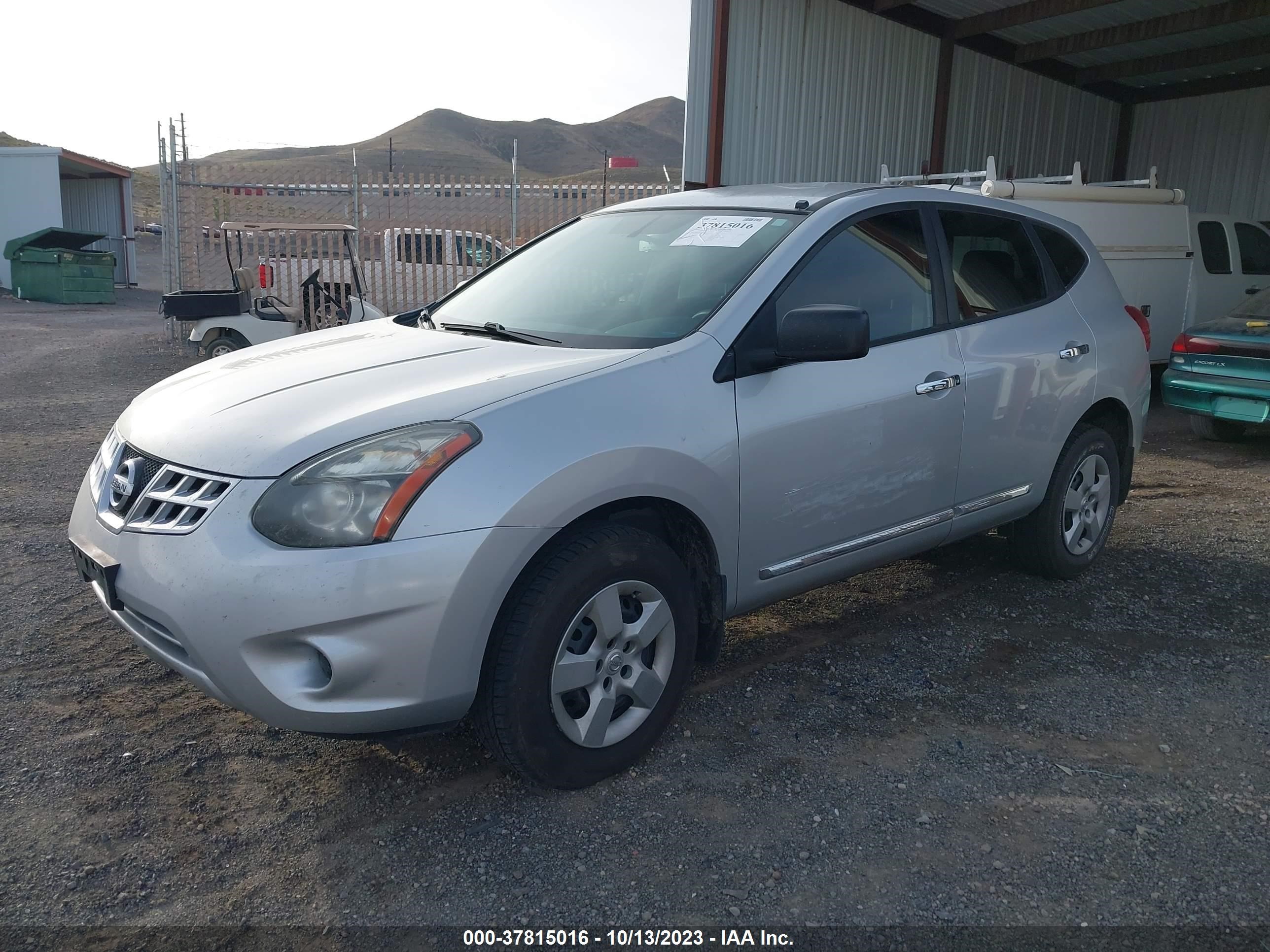 Photo 2 VIN: JN8AS5MV2FW750110 - NISSAN ROGUE 