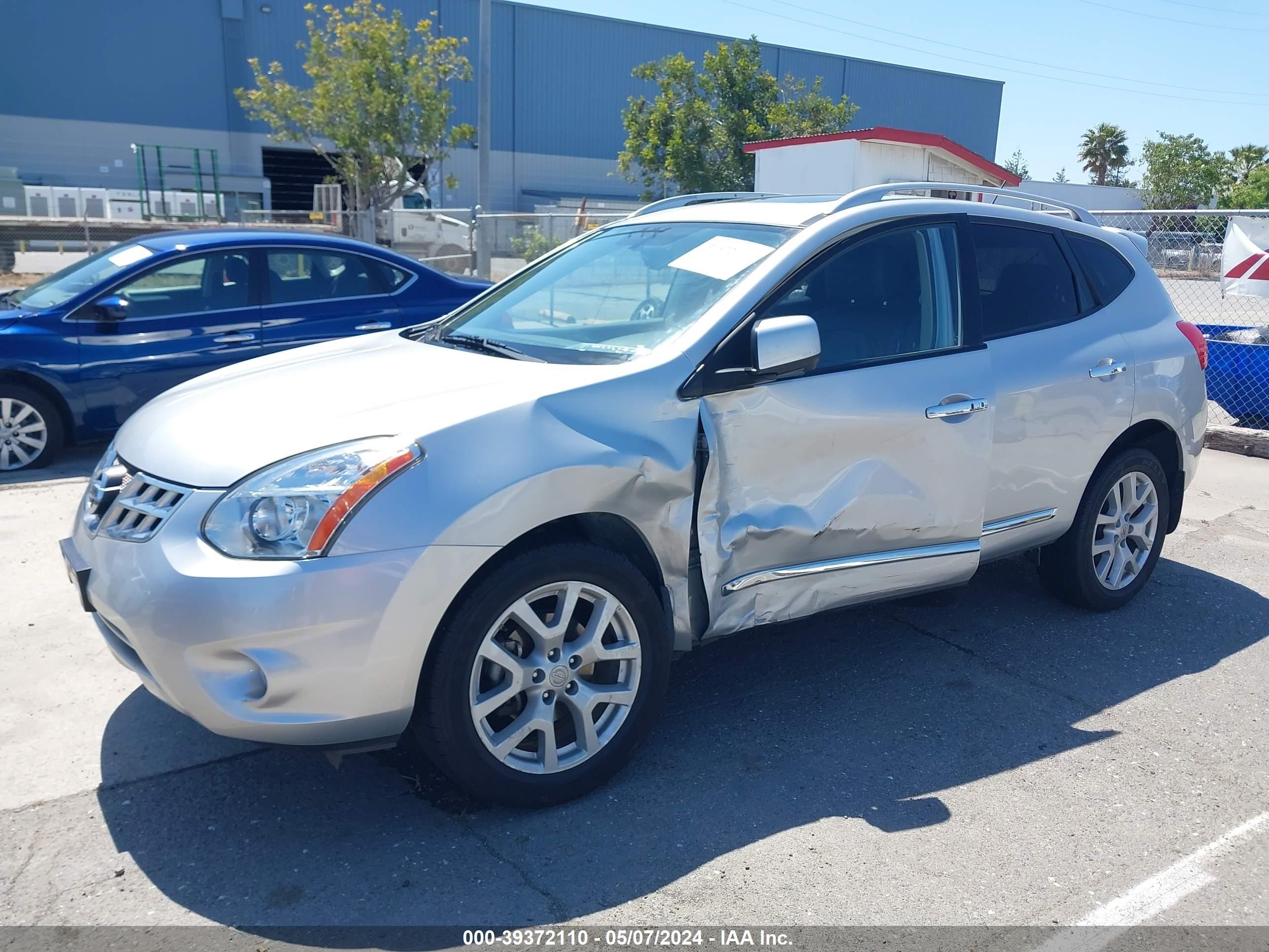 Photo 1 VIN: JN8AS5MV3CW356322 - NISSAN ROGUE 