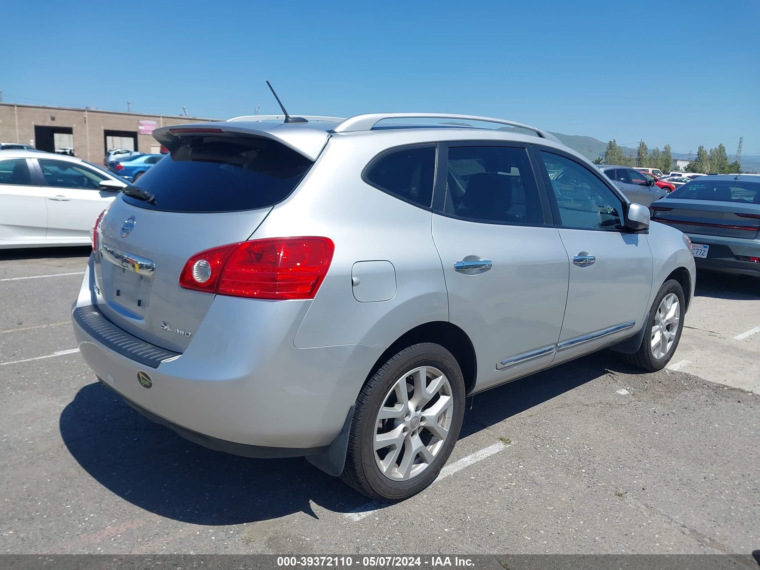 Photo 3 VIN: JN8AS5MV3CW356322 - NISSAN ROGUE 