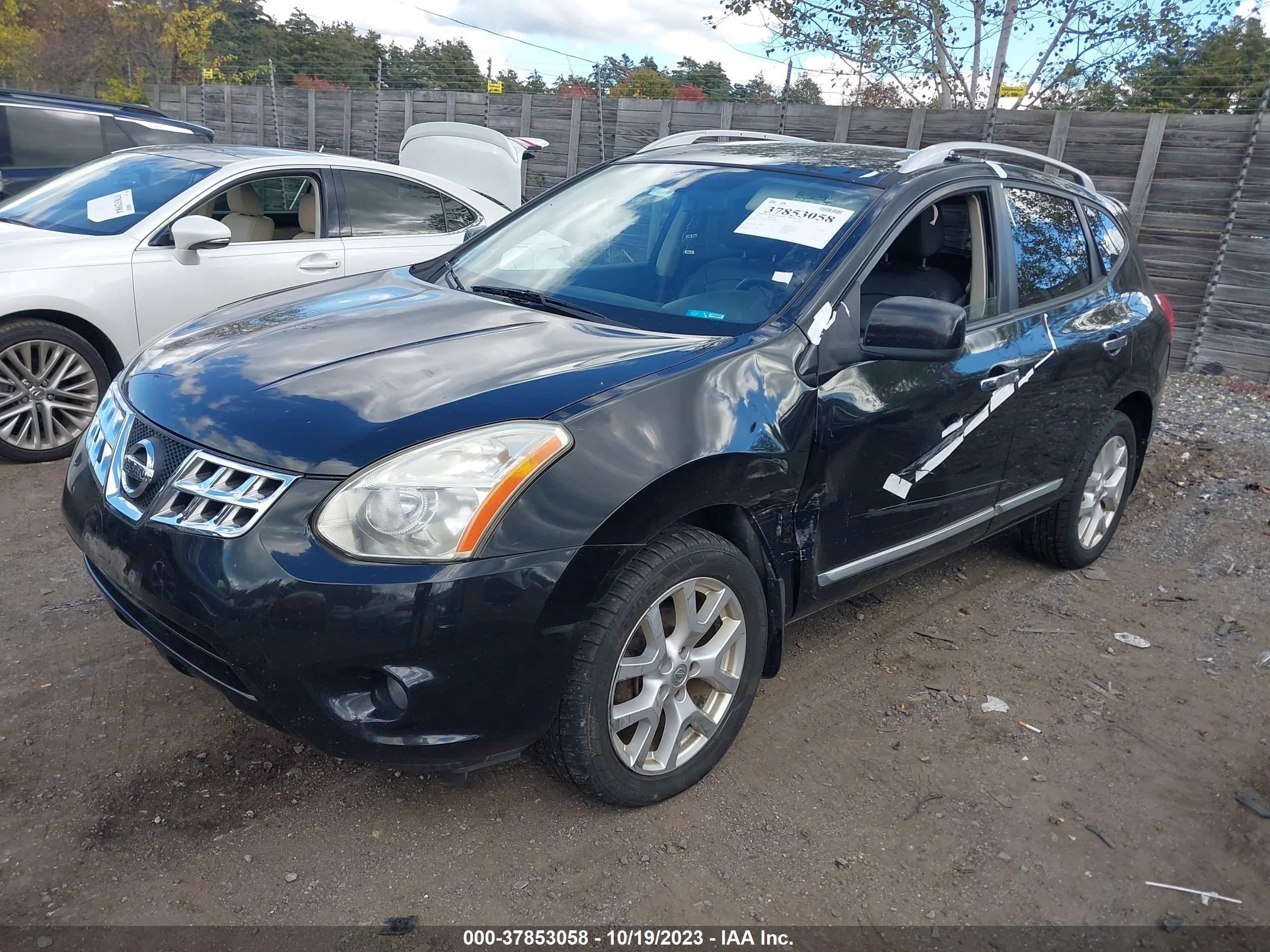 Photo 1 VIN: JN8AS5MV4BW256082 - NISSAN ROGUE 