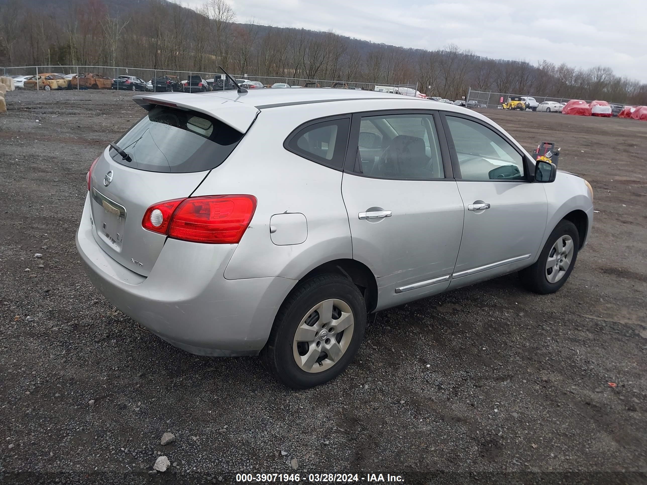 Photo 3 VIN: JN8AS5MV4BW668065 - NISSAN ROGUE 