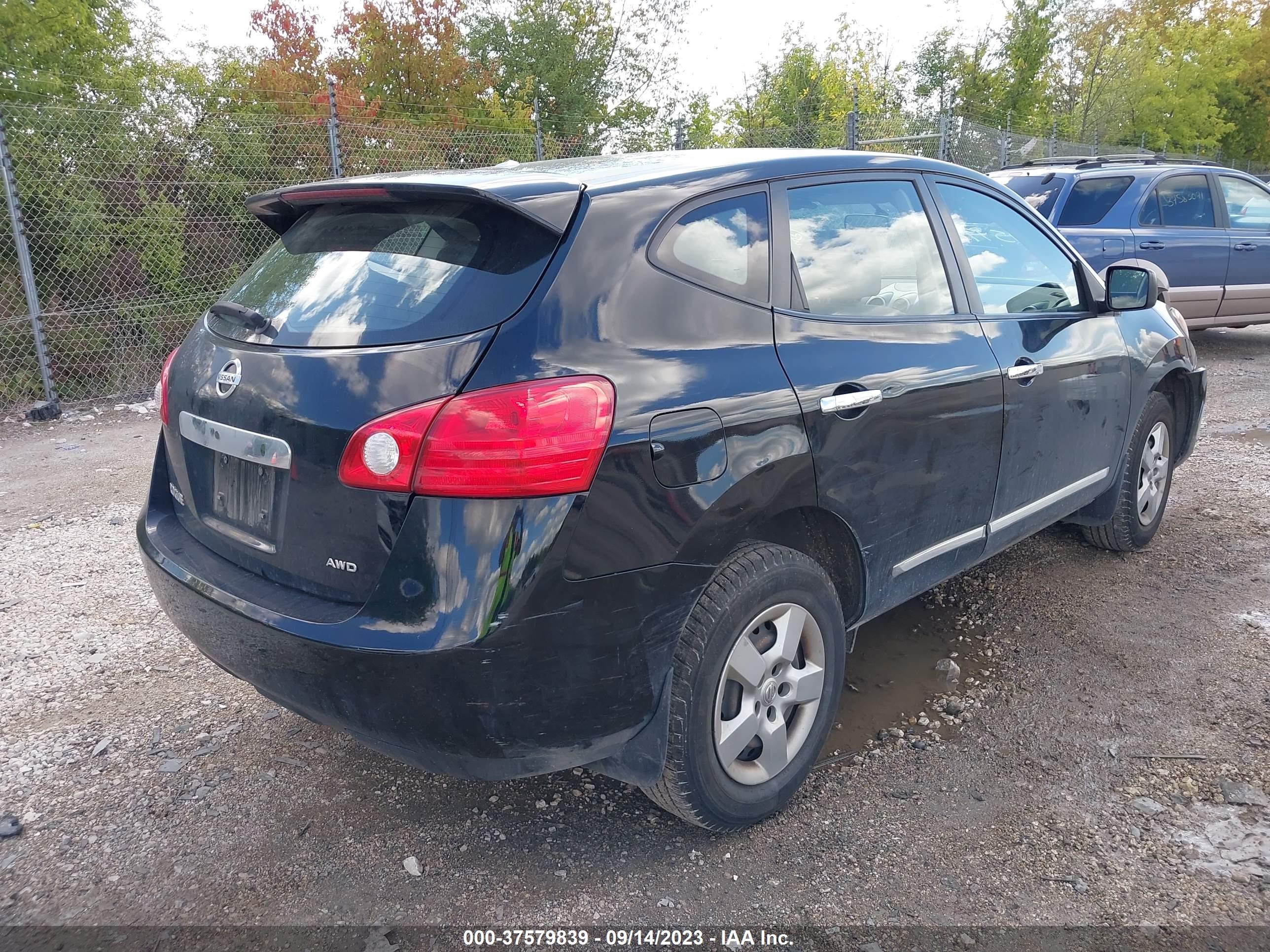 Photo 3 VIN: JN8AS5MV4CW388597 - NISSAN ROGUE 