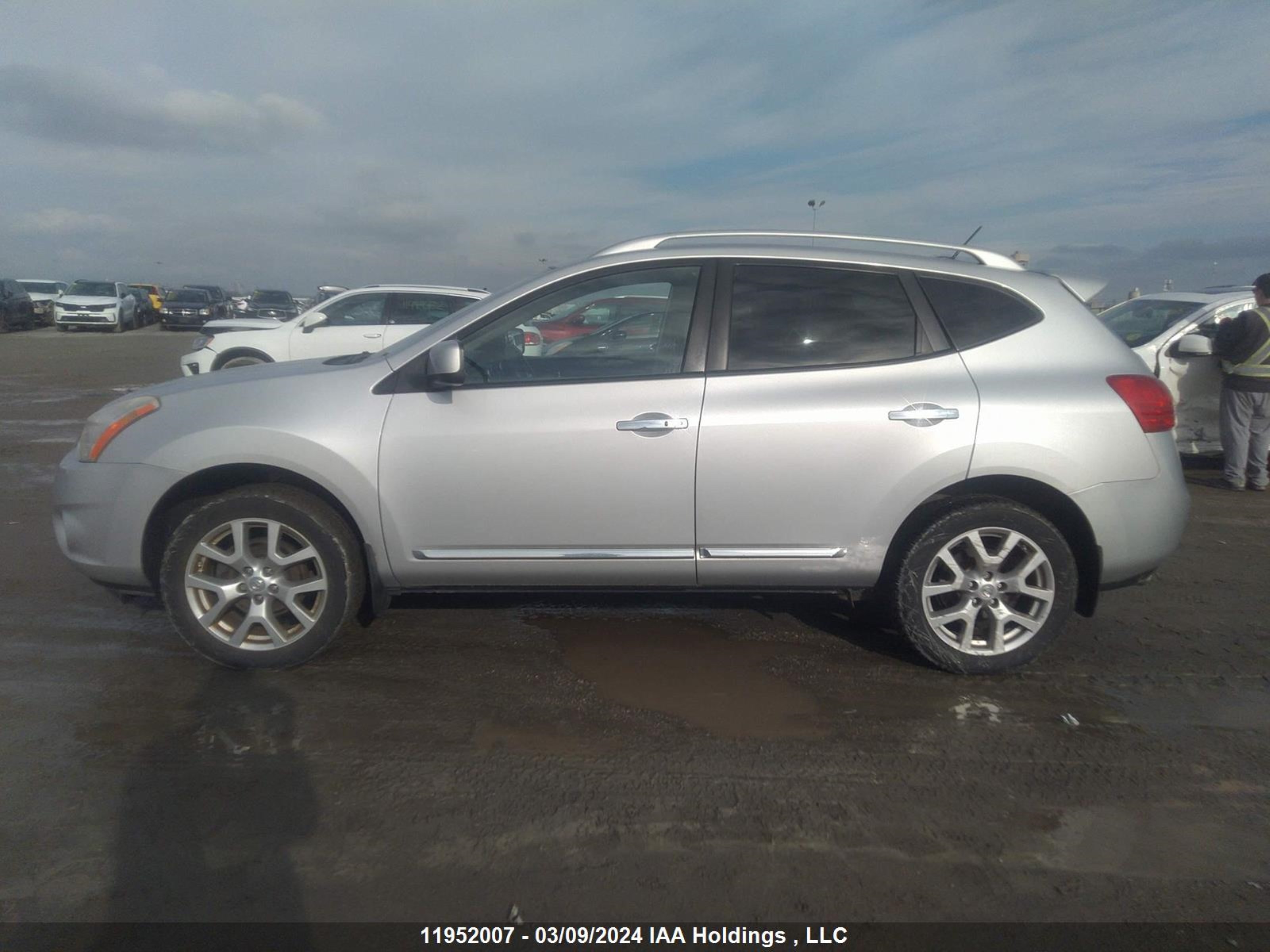 Photo 13 VIN: JN8AS5MV5BW284988 - NISSAN ROGUE 