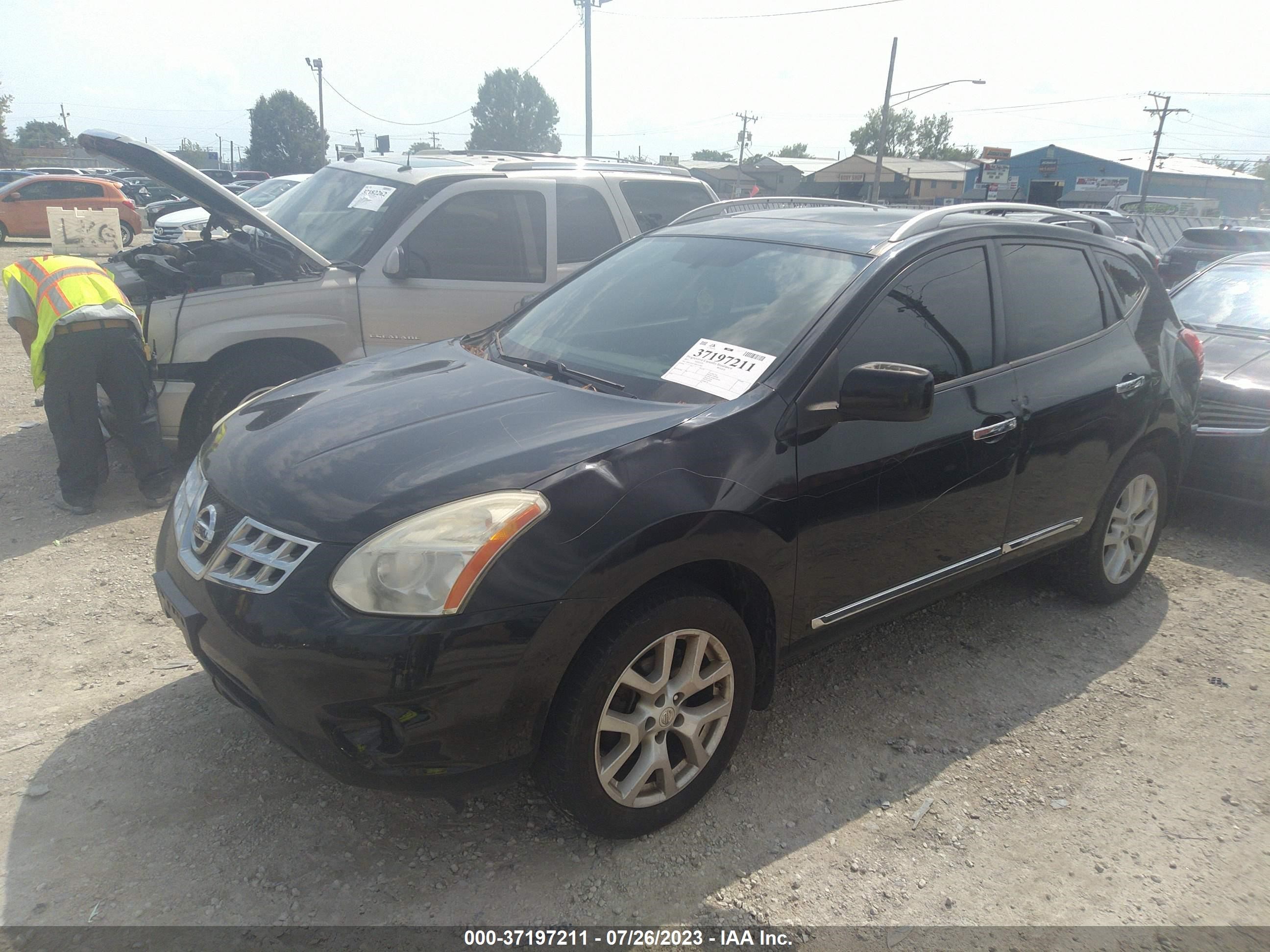 Photo 2 VIN: JN8AS5MV5BW315642 - NISSAN ROGUE 