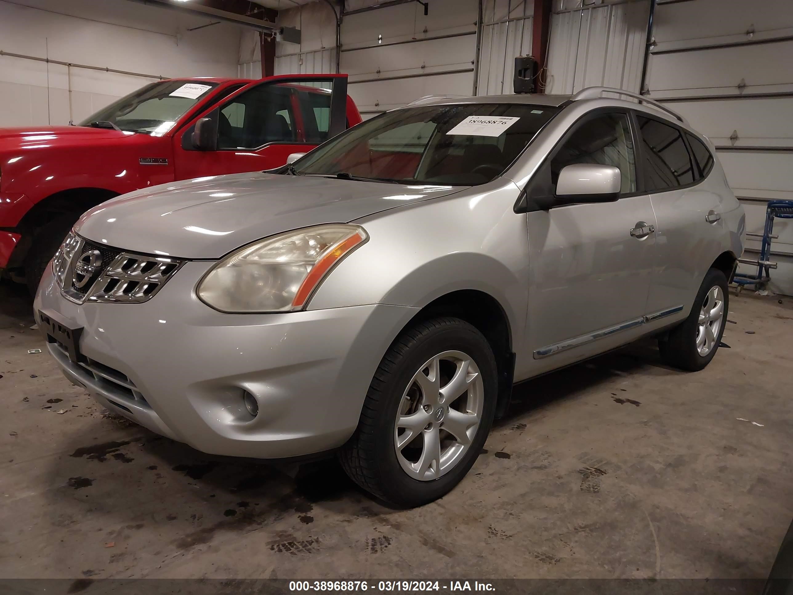 Photo 1 VIN: JN8AS5MV5BW689605 - NISSAN ROGUE 