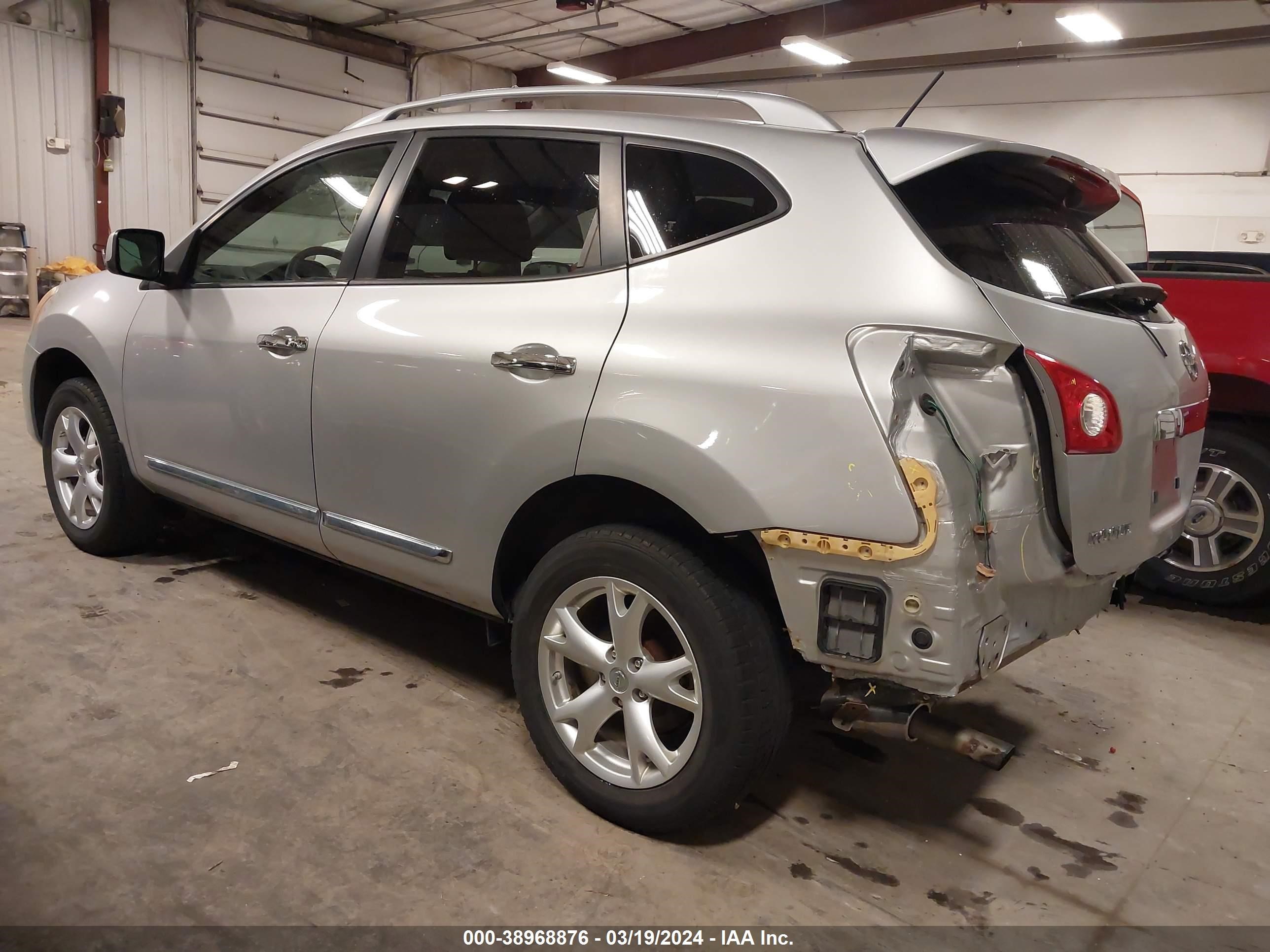 Photo 2 VIN: JN8AS5MV5BW689605 - NISSAN ROGUE 