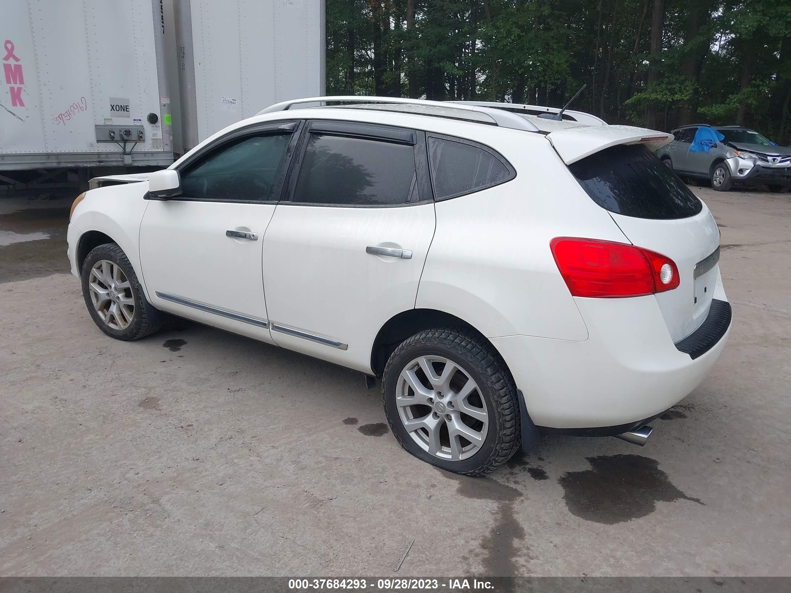 Photo 2 VIN: JN8AS5MV5CW402104 - NISSAN ROGUE 