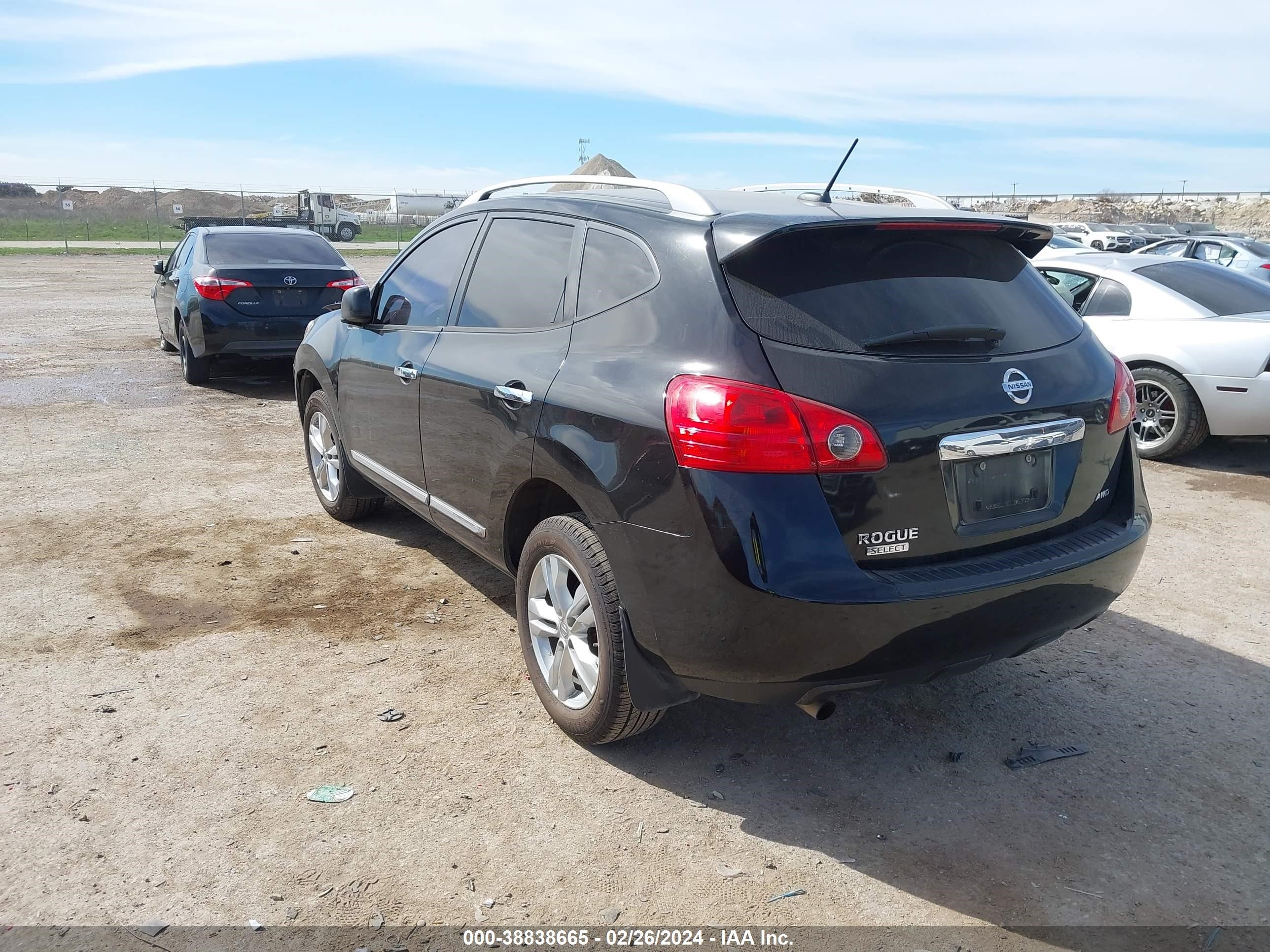 Photo 2 VIN: JN8AS5MV5FW258946 - NISSAN ROGUE 