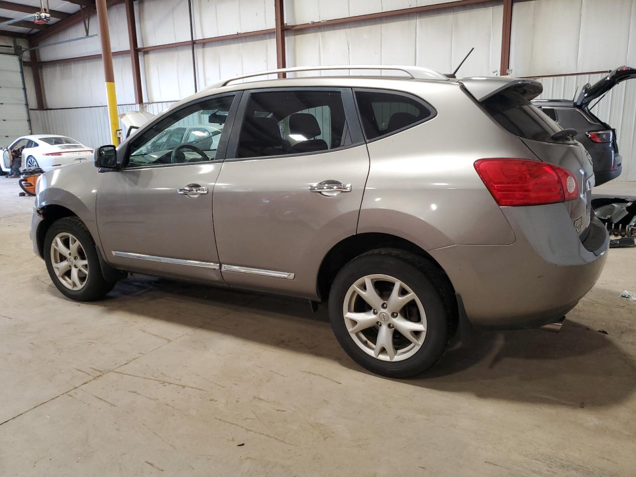 Photo 1 VIN: JN8AS5MV6BW676880 - NISSAN ROGUE 