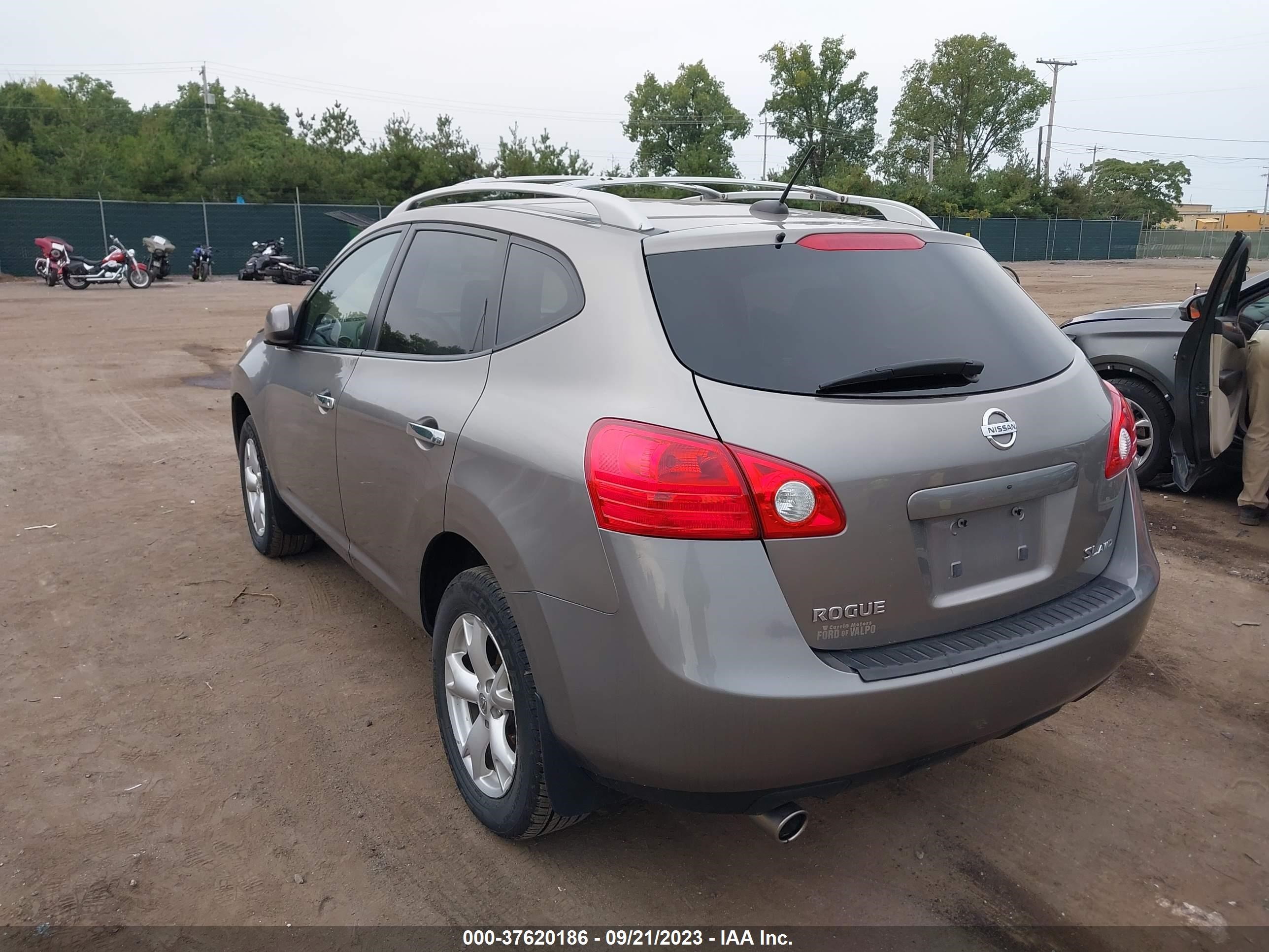 Photo 2 VIN: JN8AS5MV7AW127185 - NISSAN ROGUE 