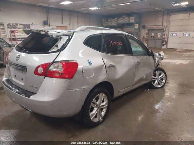 Photo 3 VIN: JN8AS5MV7CW374001 - NISSAN ROGUE 