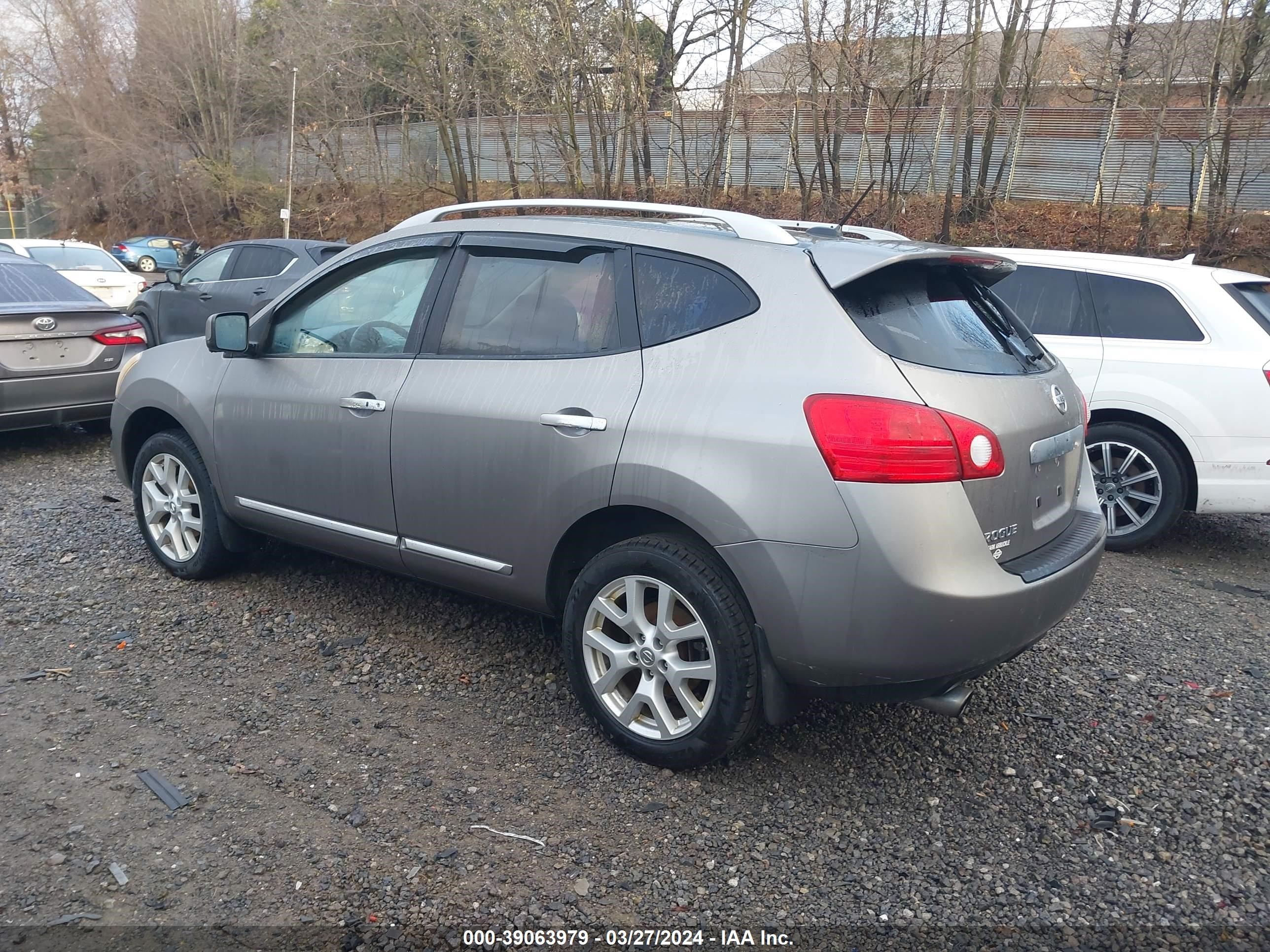 Photo 2 VIN: JN8AS5MV7DW642935 - NISSAN ROGUE 