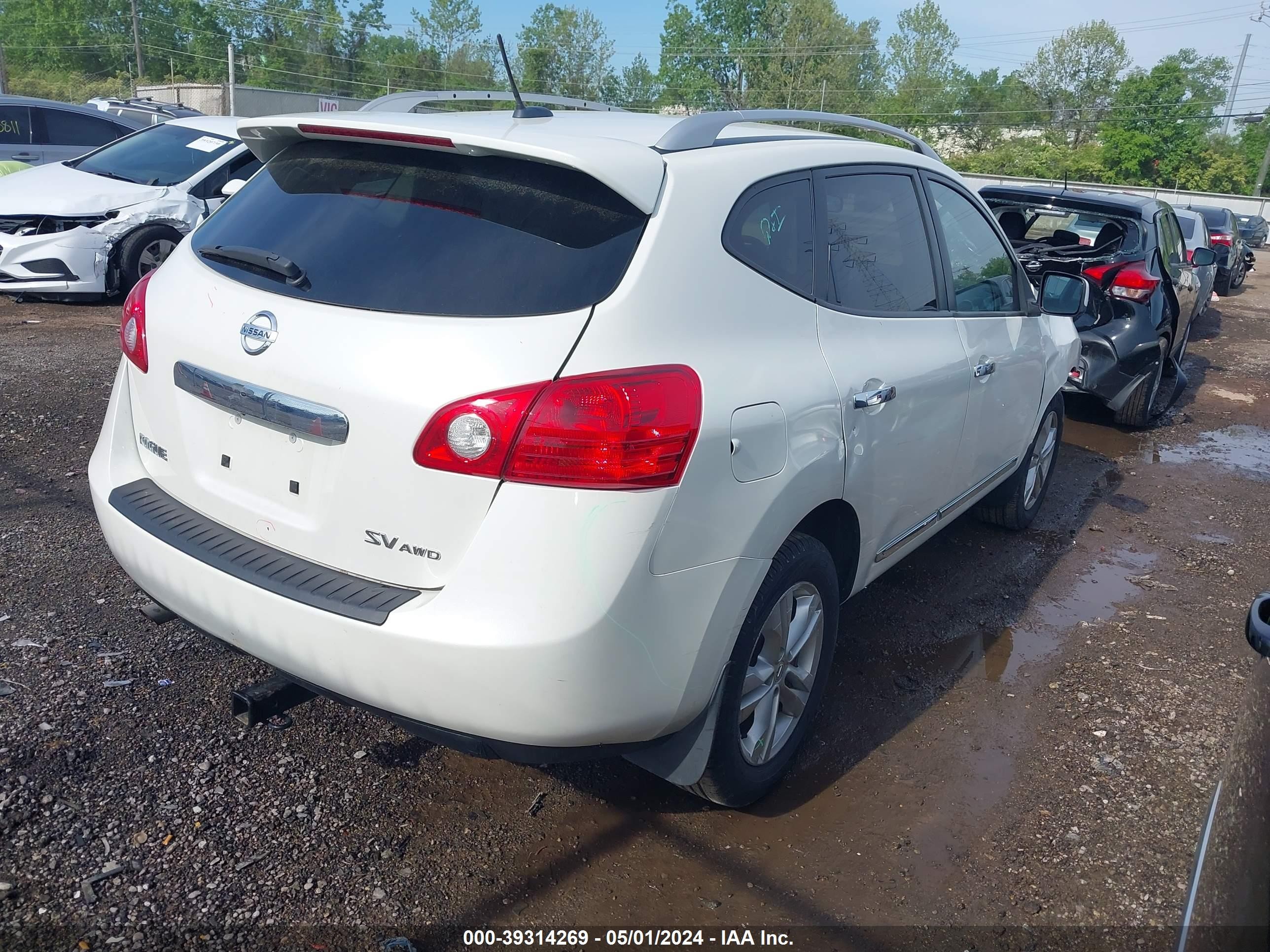 Photo 3 VIN: JN8AS5MV8CW357725 - NISSAN ROGUE 