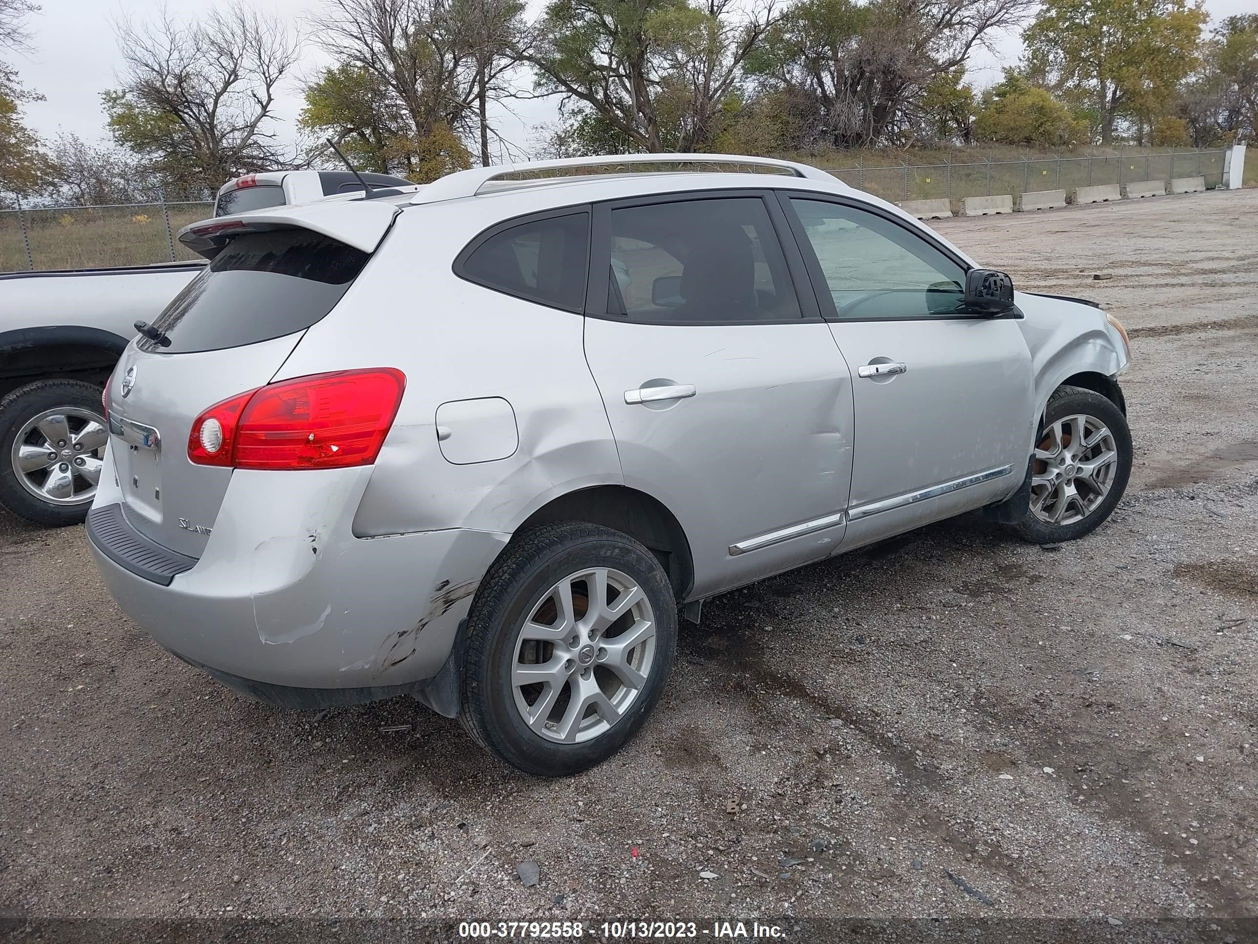 Photo 3 VIN: JN8AS5MV8DW612696 - NISSAN ROGUE 