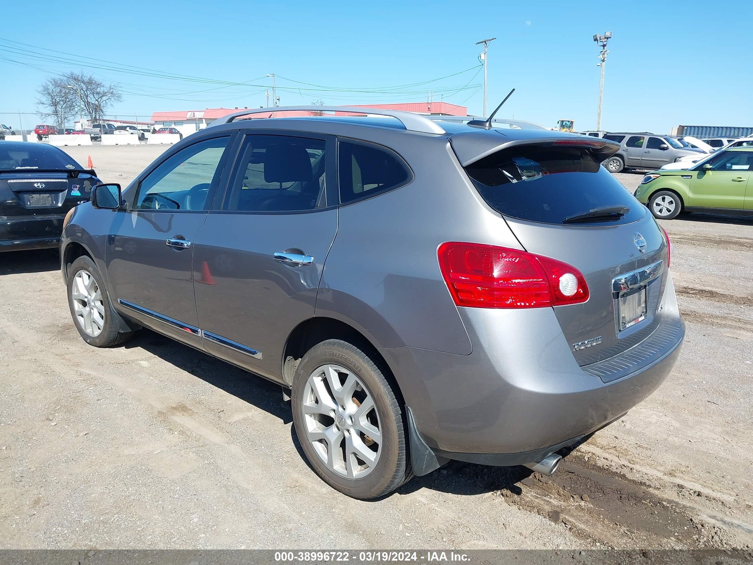 Photo 2 VIN: JN8AS5MV8DW628591 - NISSAN ROGUE 